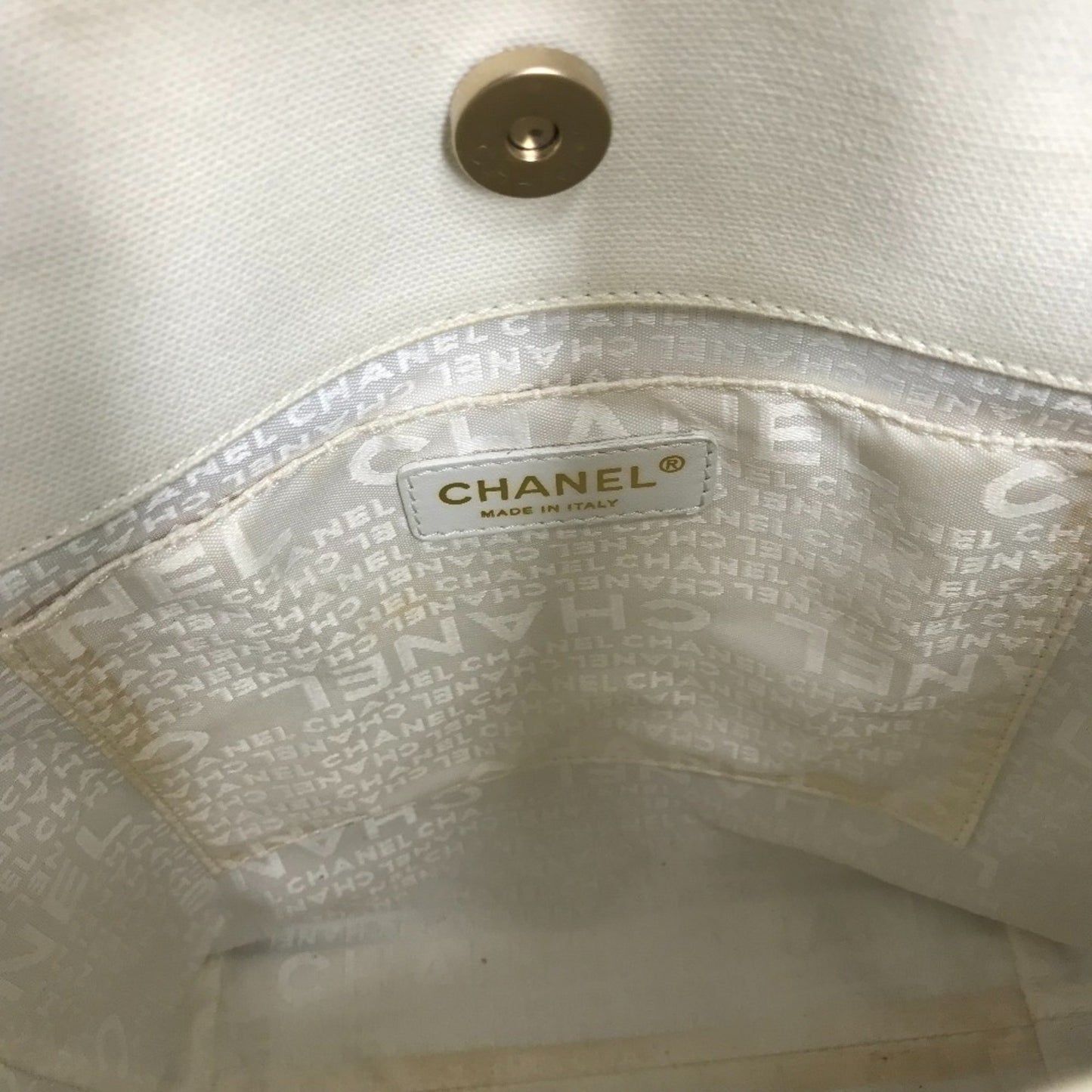 Chanel Window