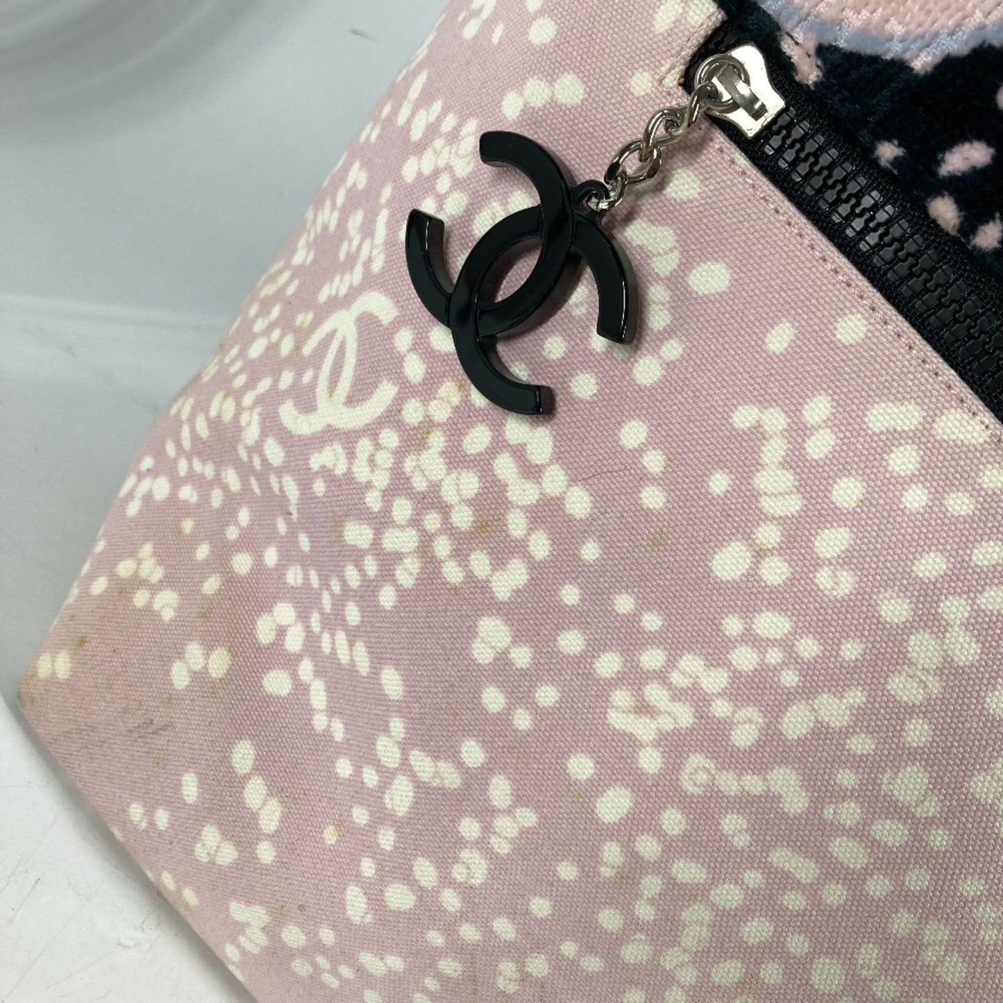 Chanel Shopping