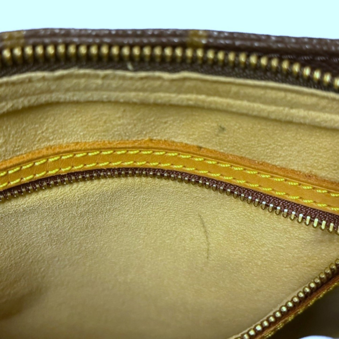 Louis Vuitton Looping MM