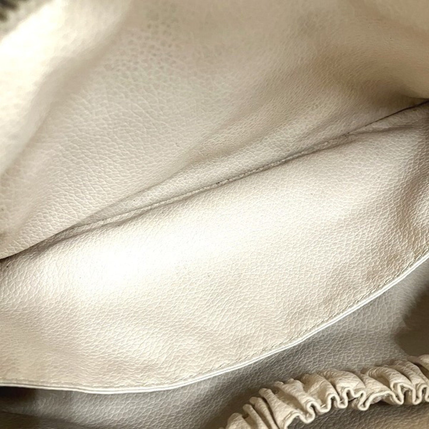 Louis Vuitton Trousse Toilette 28