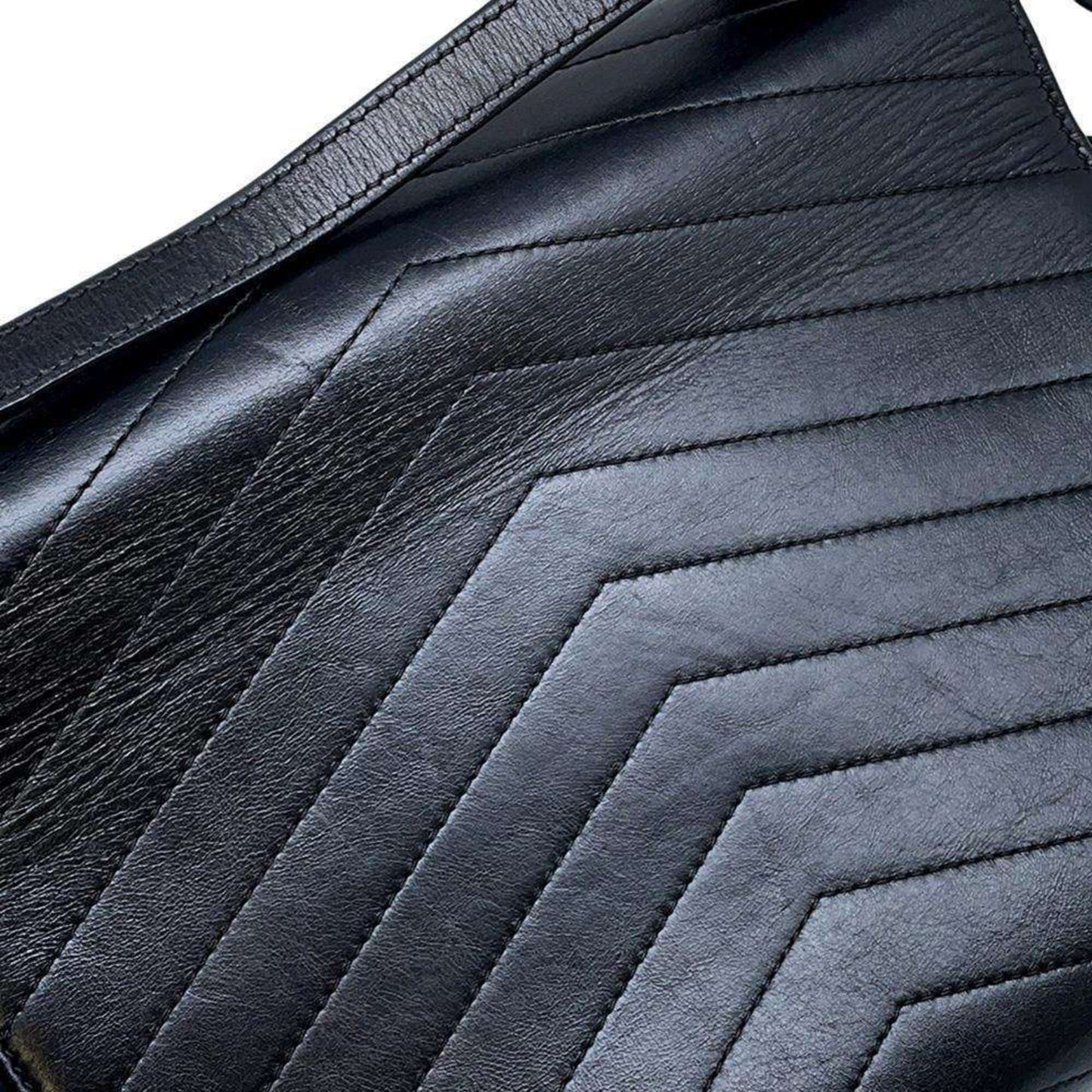 Chanel V-Stich
