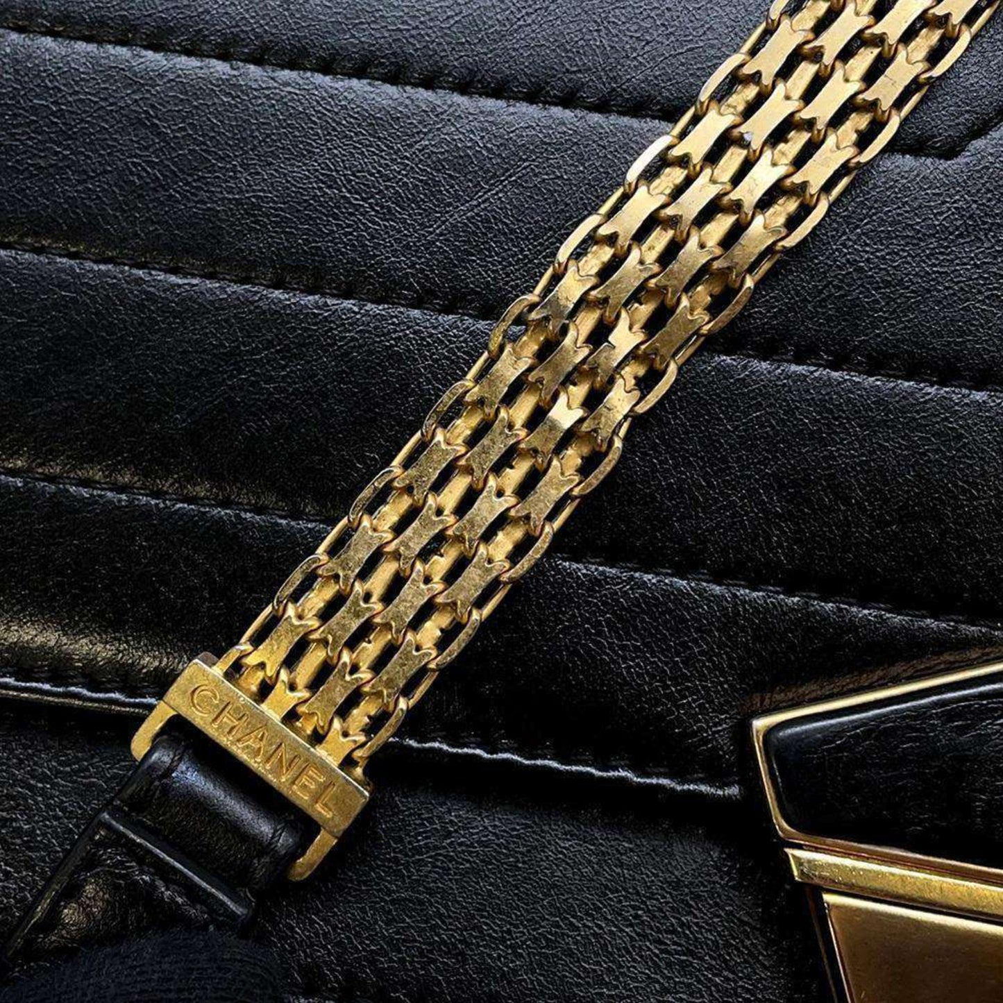 Chanel V-Stich