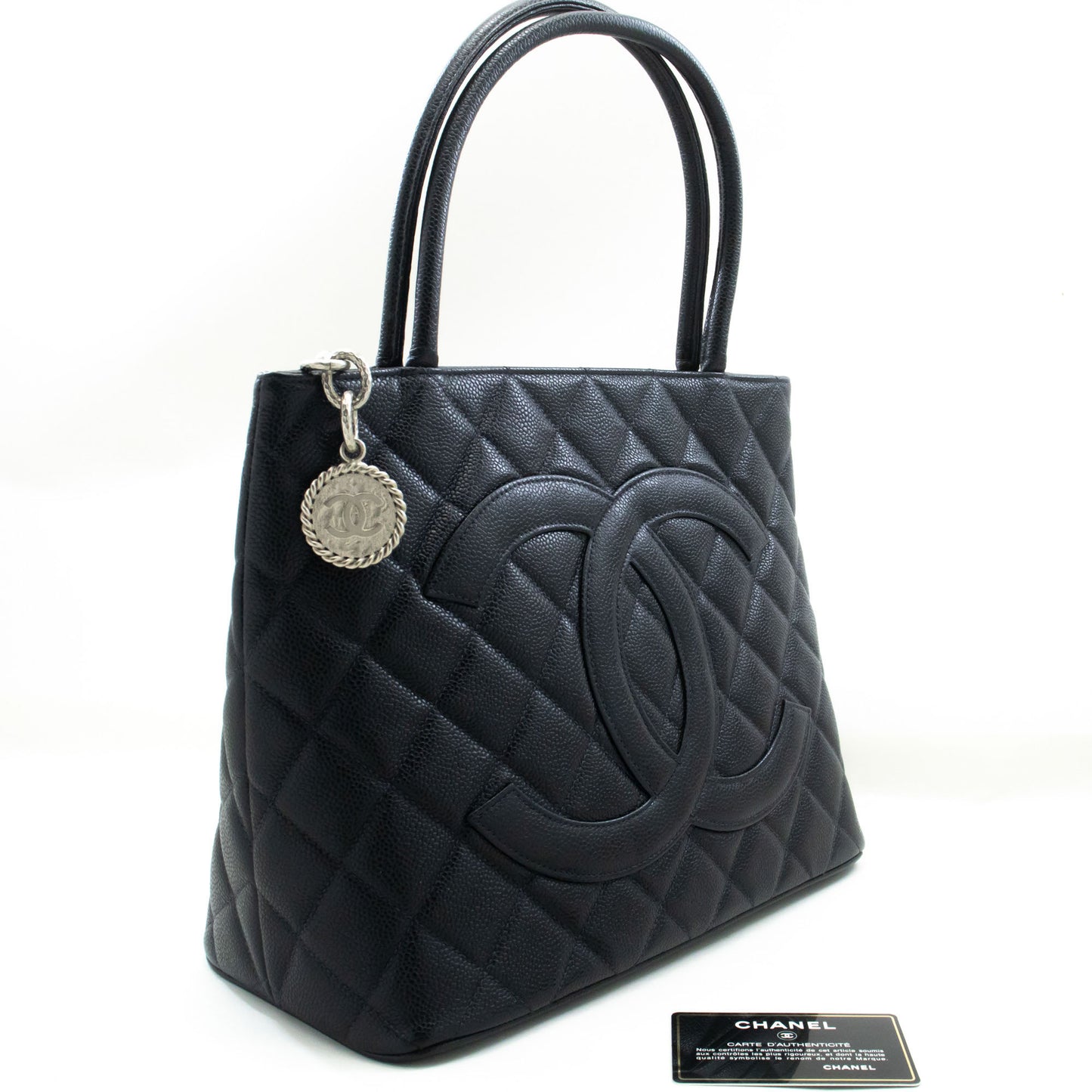 Chanel Medaillon