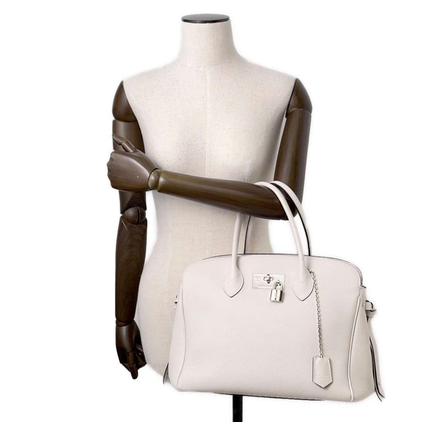 Louis Vuitton Milla