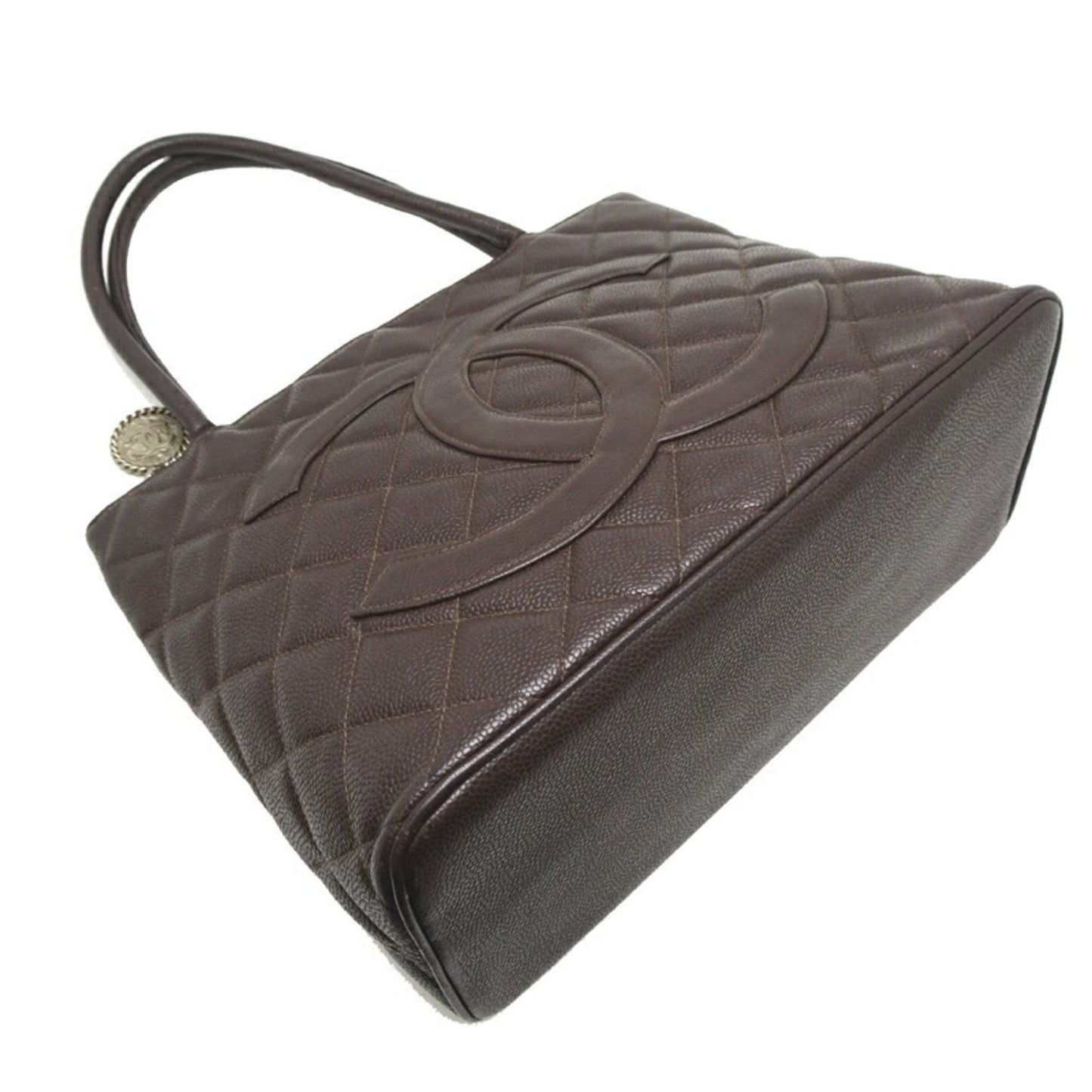 Chanel Medaillon