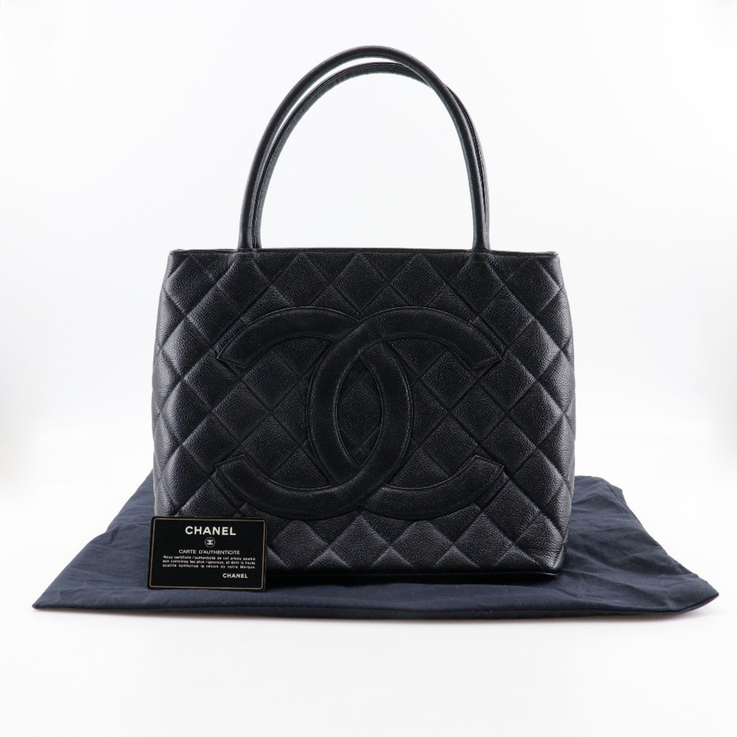 Chanel Medaillon