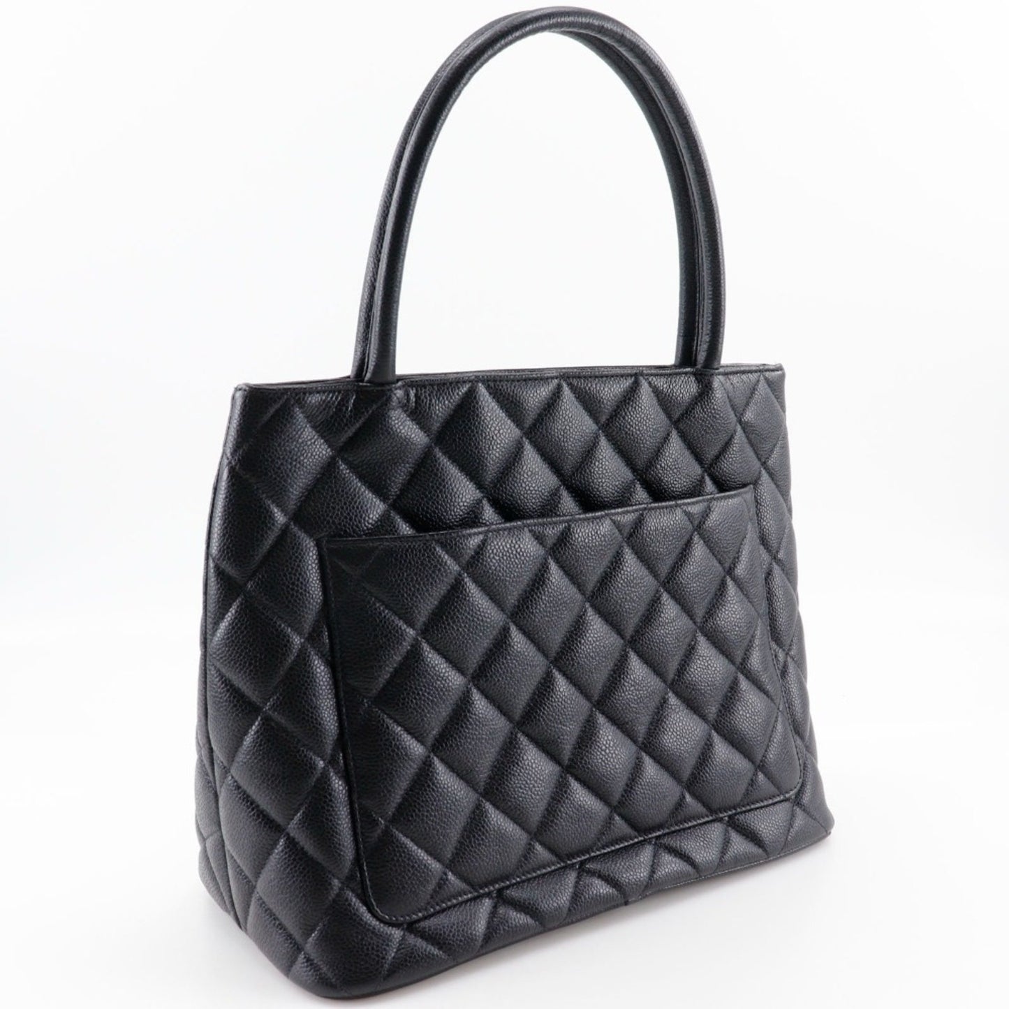 Chanel Medaillon