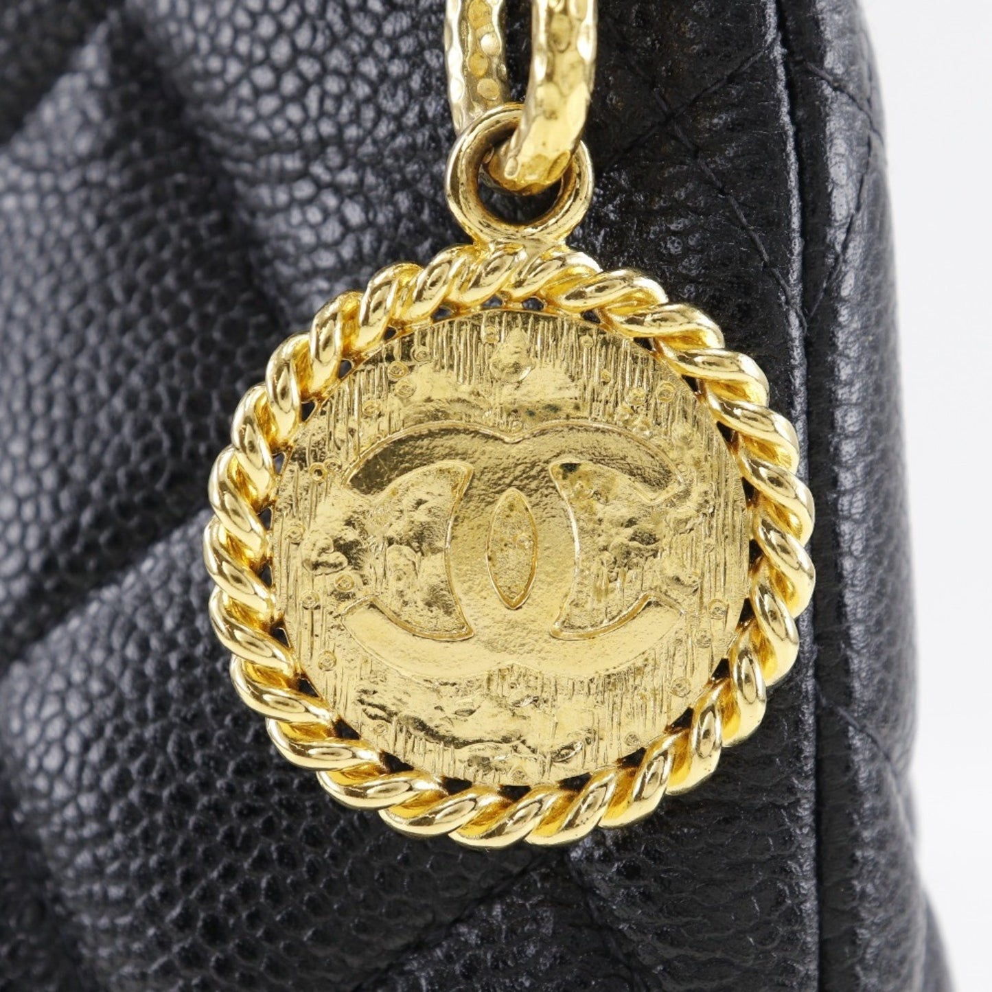 Chanel Medaillon