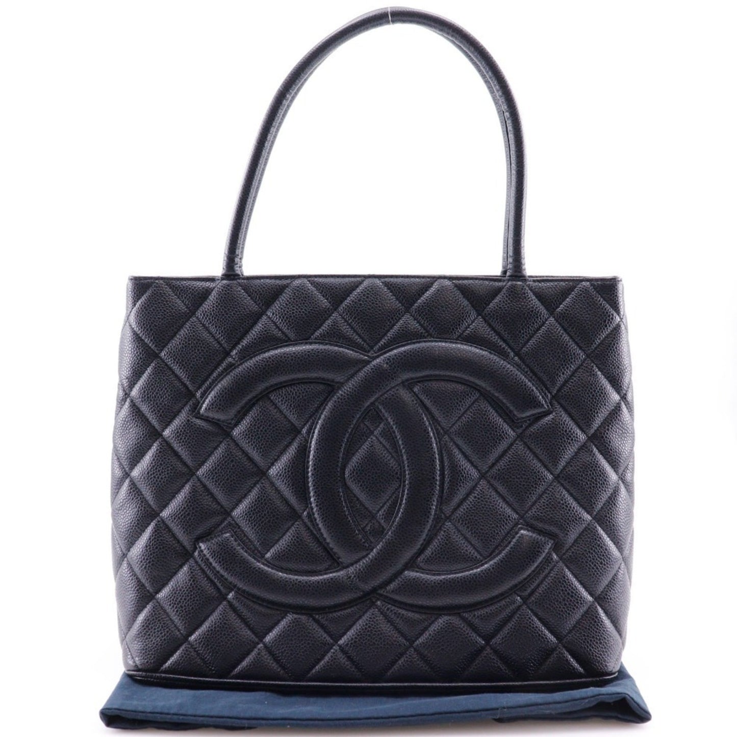 Chanel Medaillon