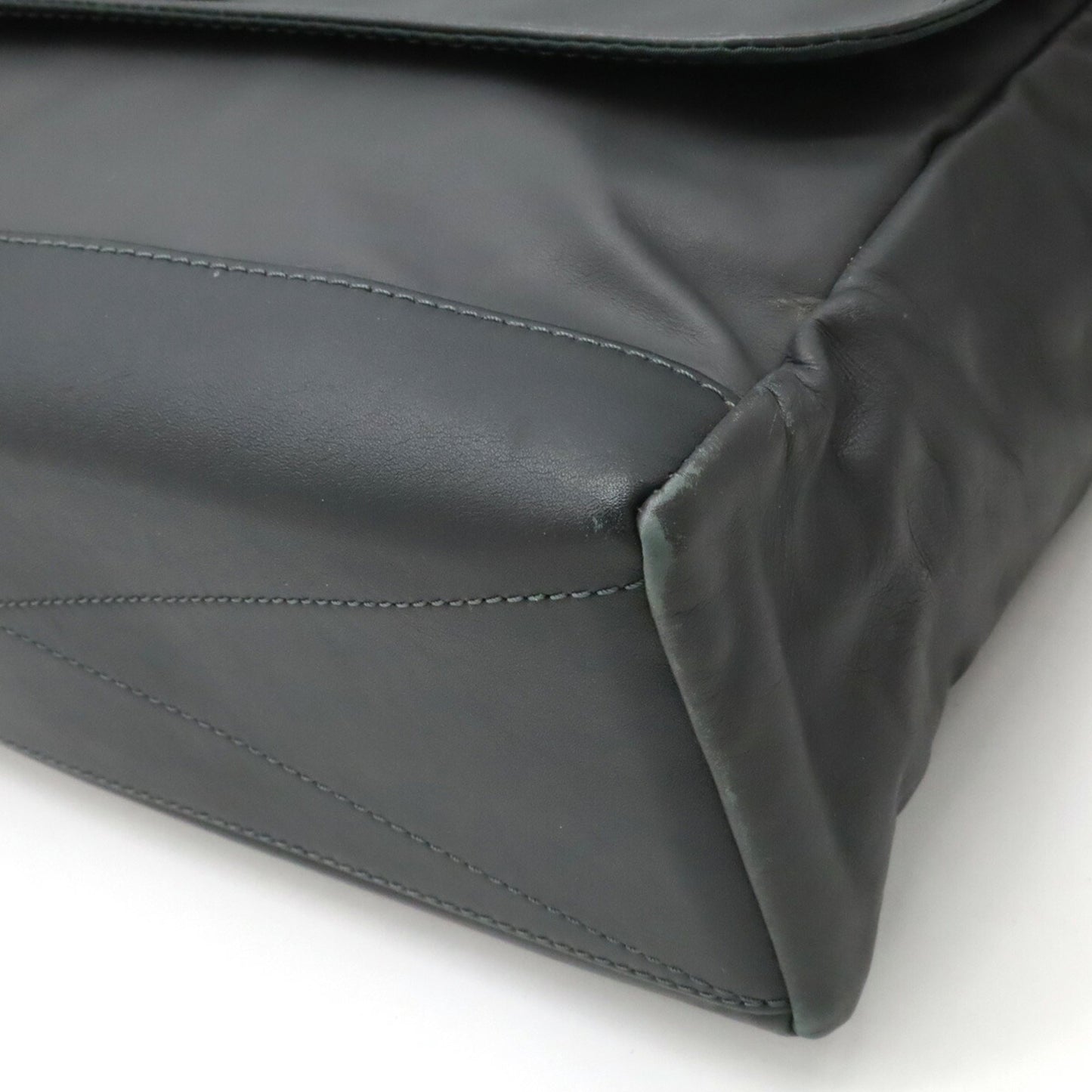 Louis Vuitton V Line Cross