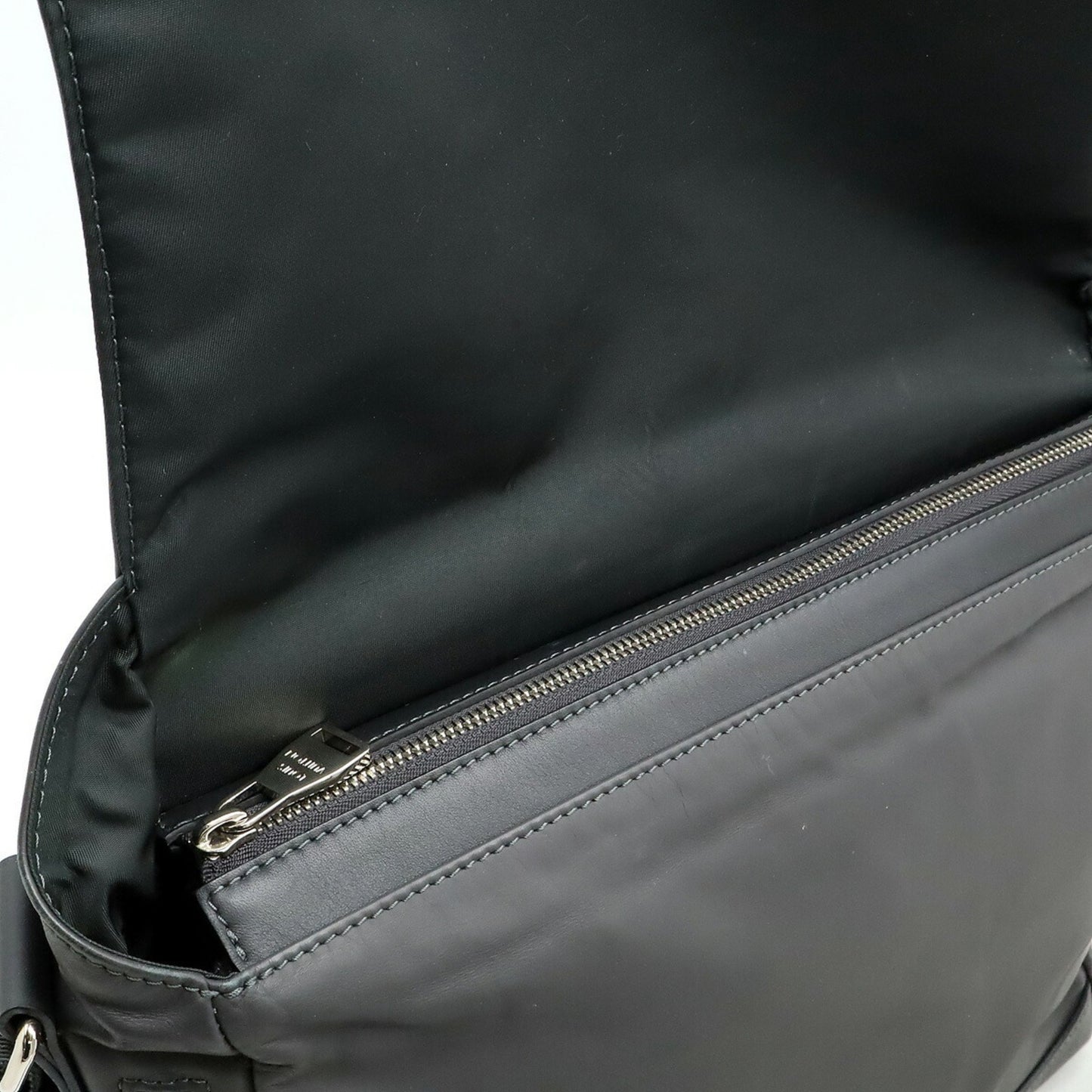 Louis Vuitton V Line Cross