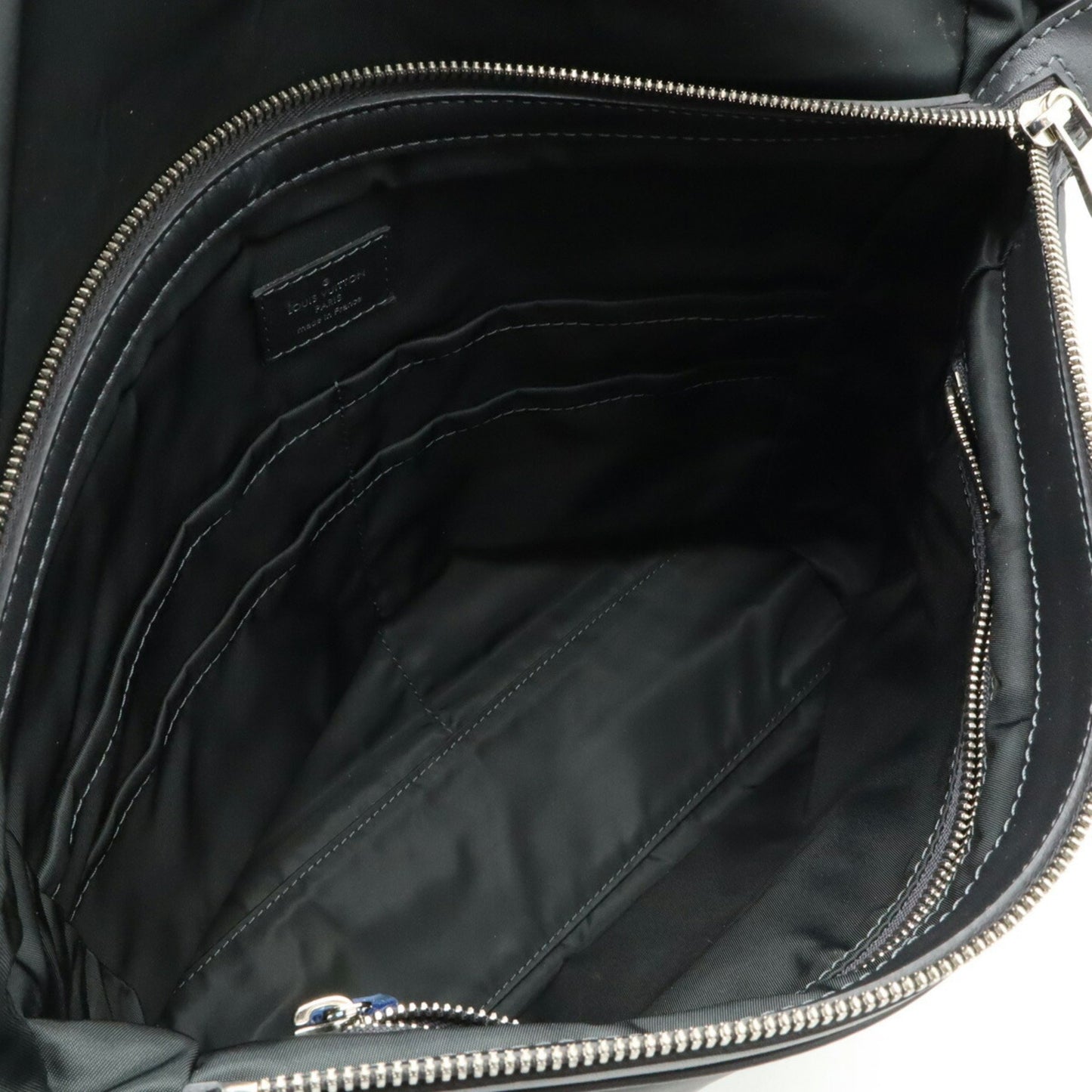 Louis Vuitton V Line Cross