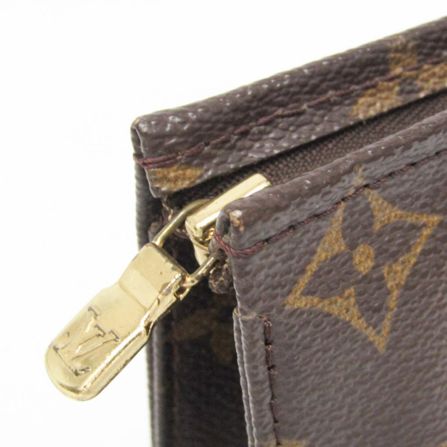Louis Vuitton Poche Toilette 19