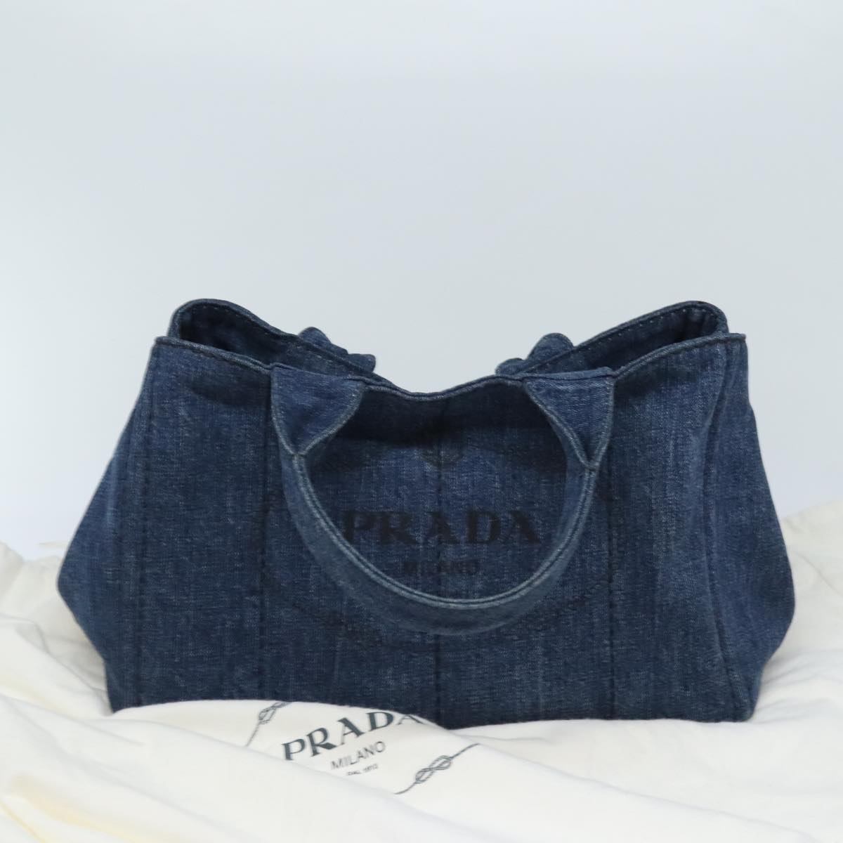 Prada Canapa
