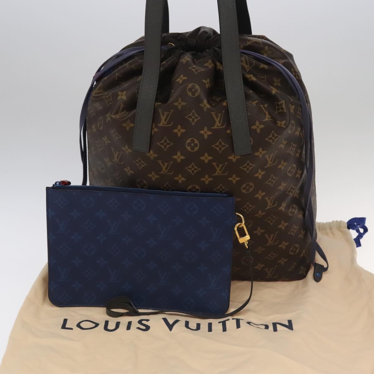 Louis Vuitton Cabas Light