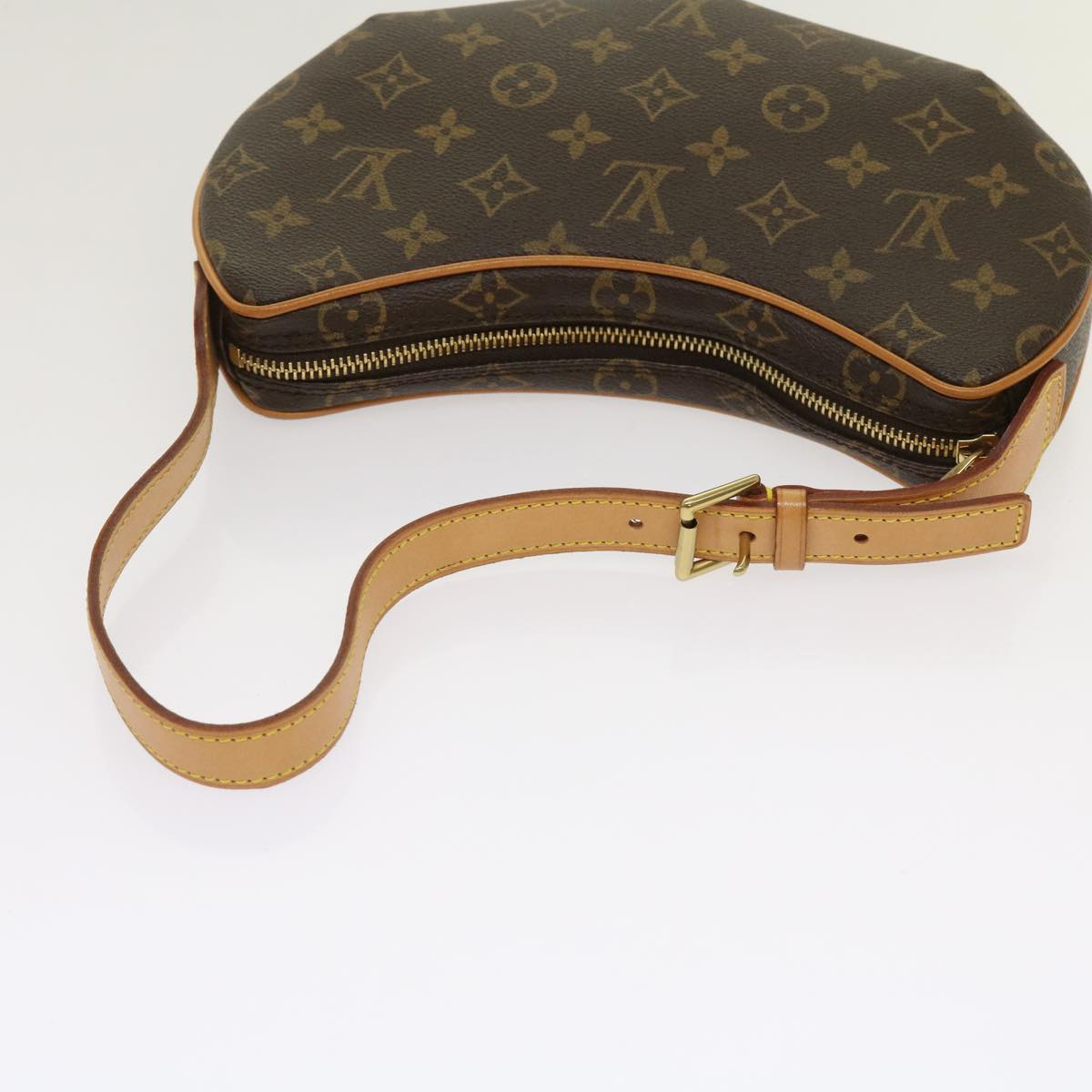 Louis Vuitton Croissant