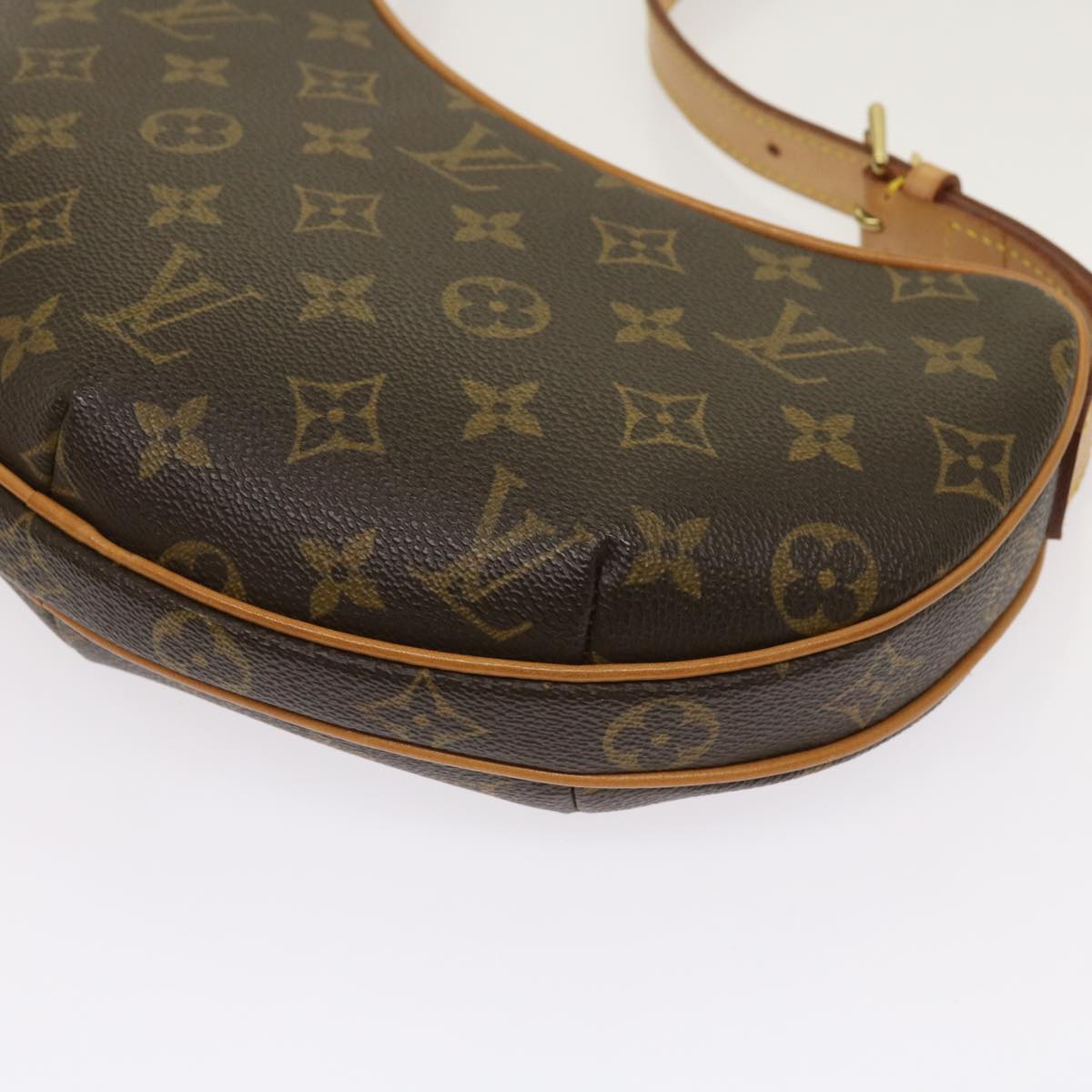 Louis Vuitton Croissant