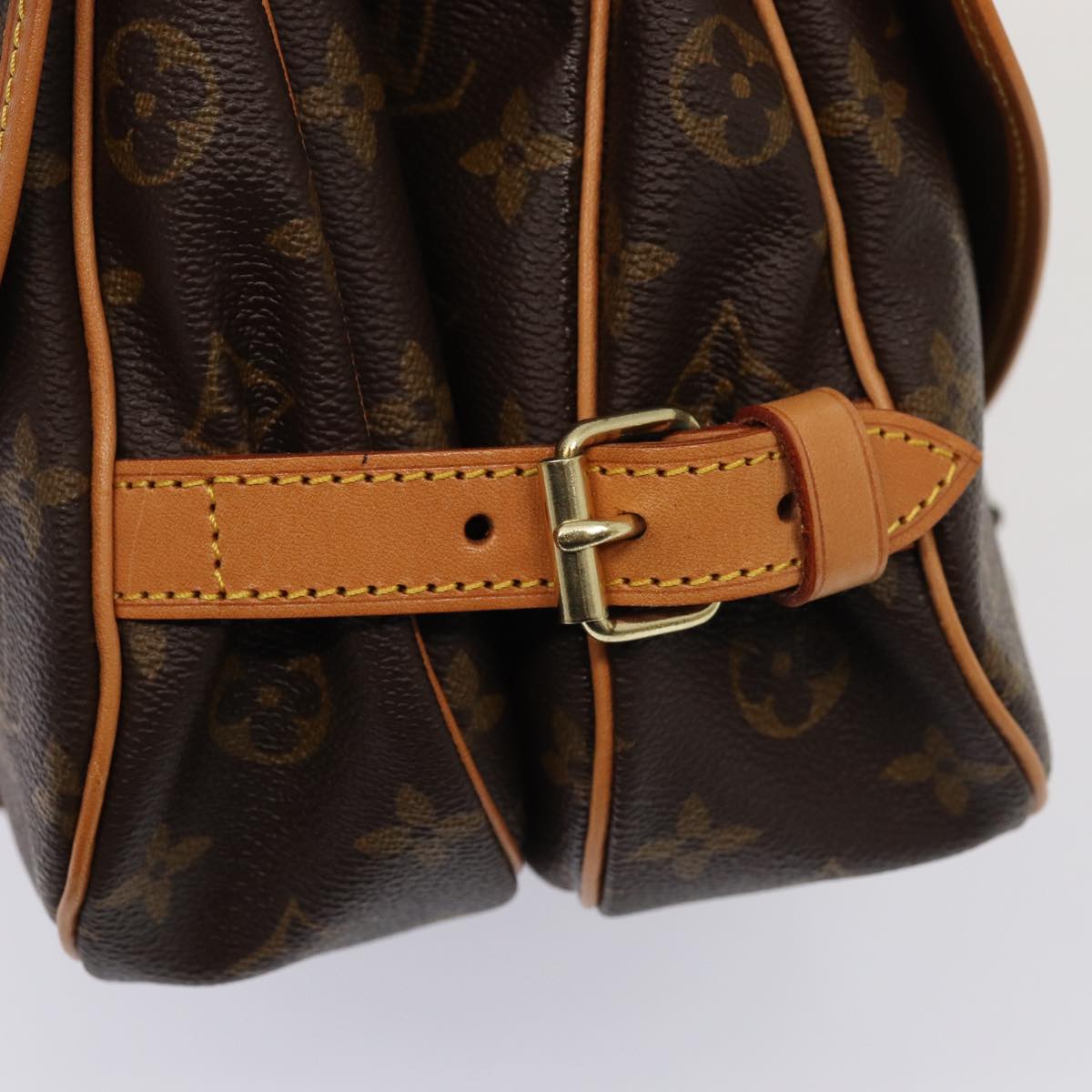 Louis Vuitton Saumur
