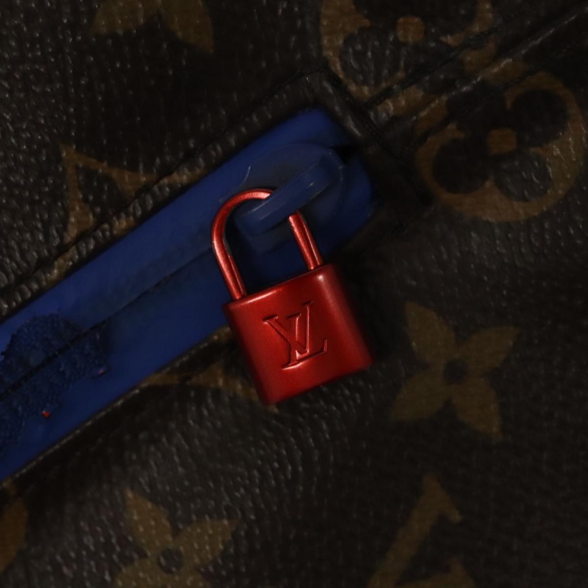 Louis Vuitton Cabas Light