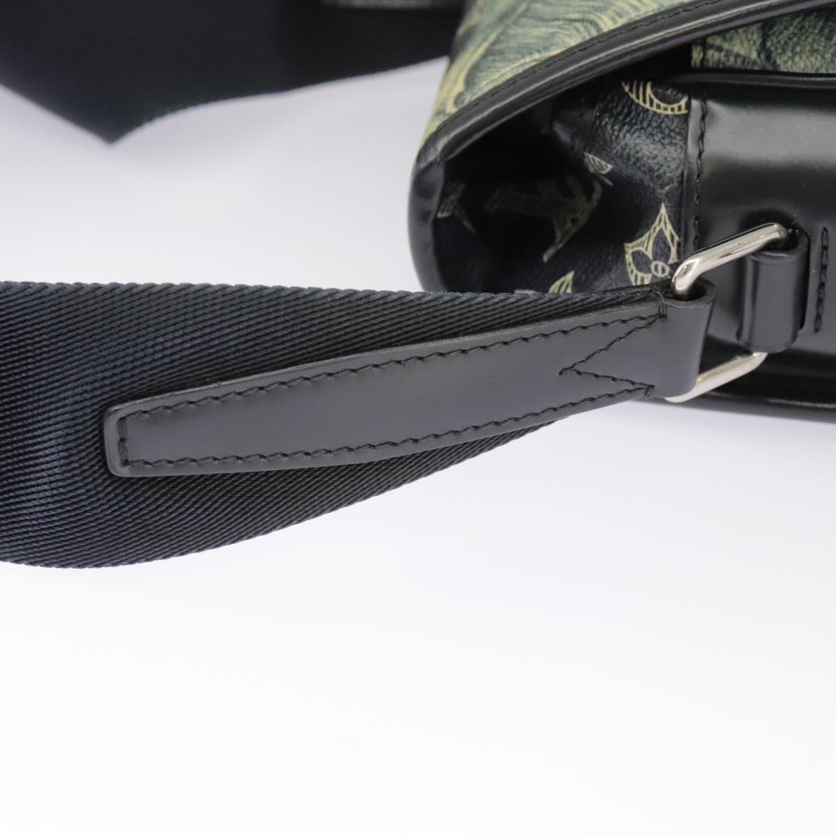 Louis Vuitton Messenger