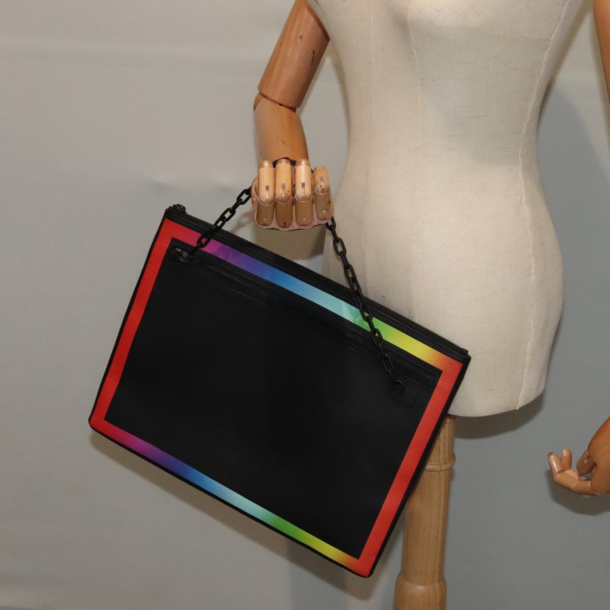 Louis Vuitton Pochette A4