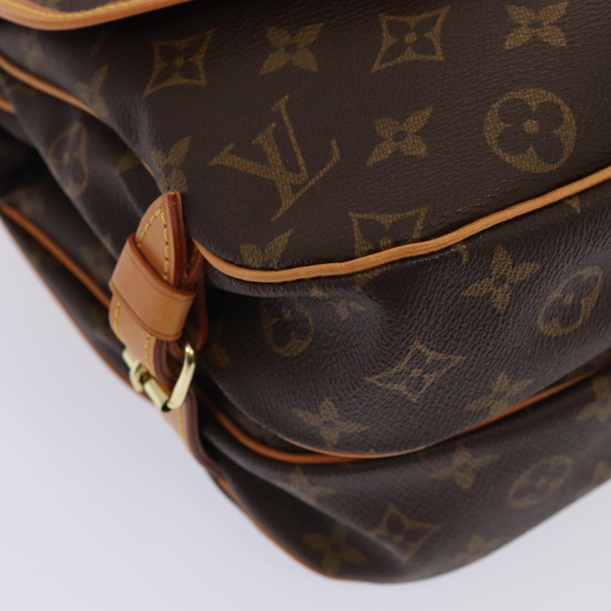 Louis Vuitton Saumur