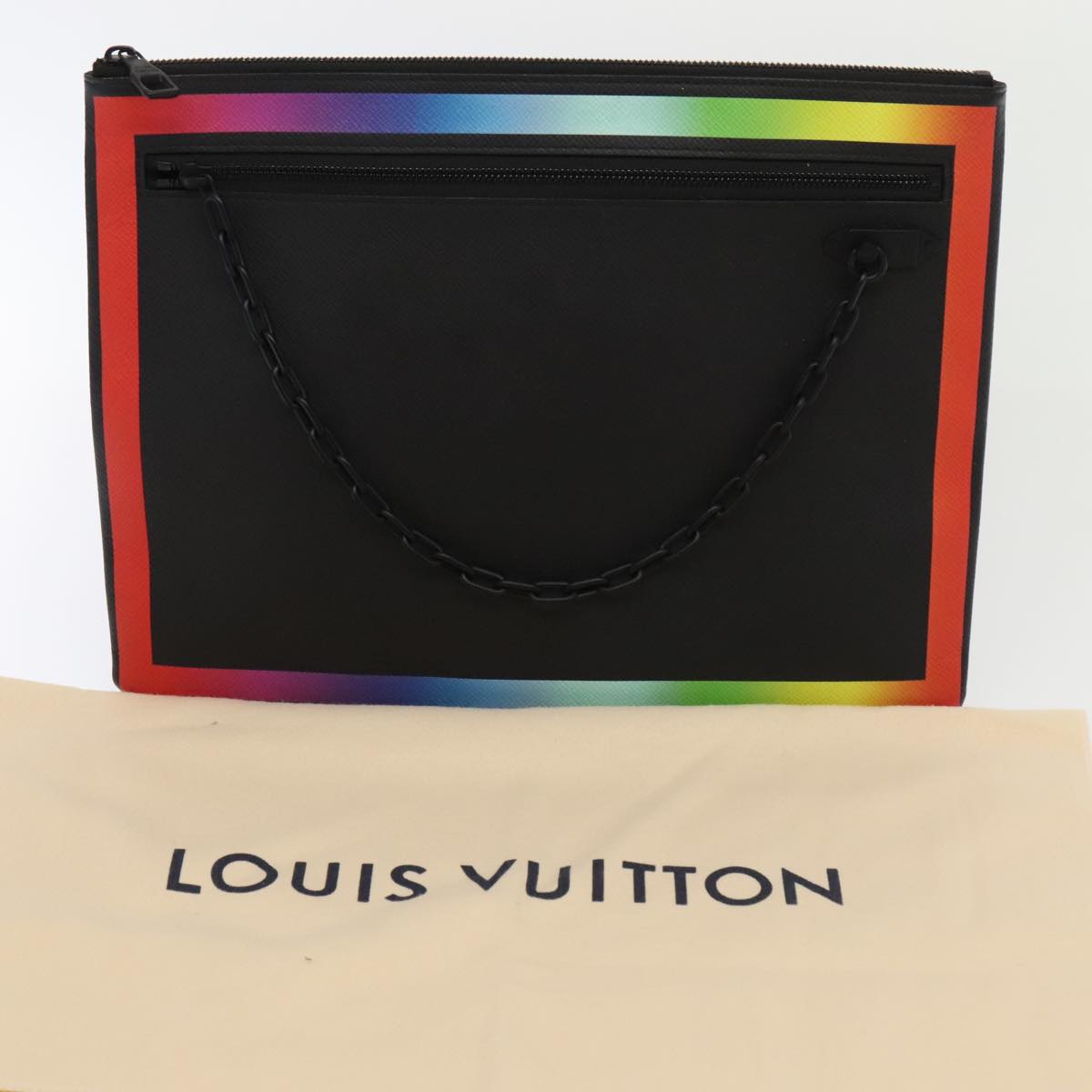 Louis Vuitton Pochette A4