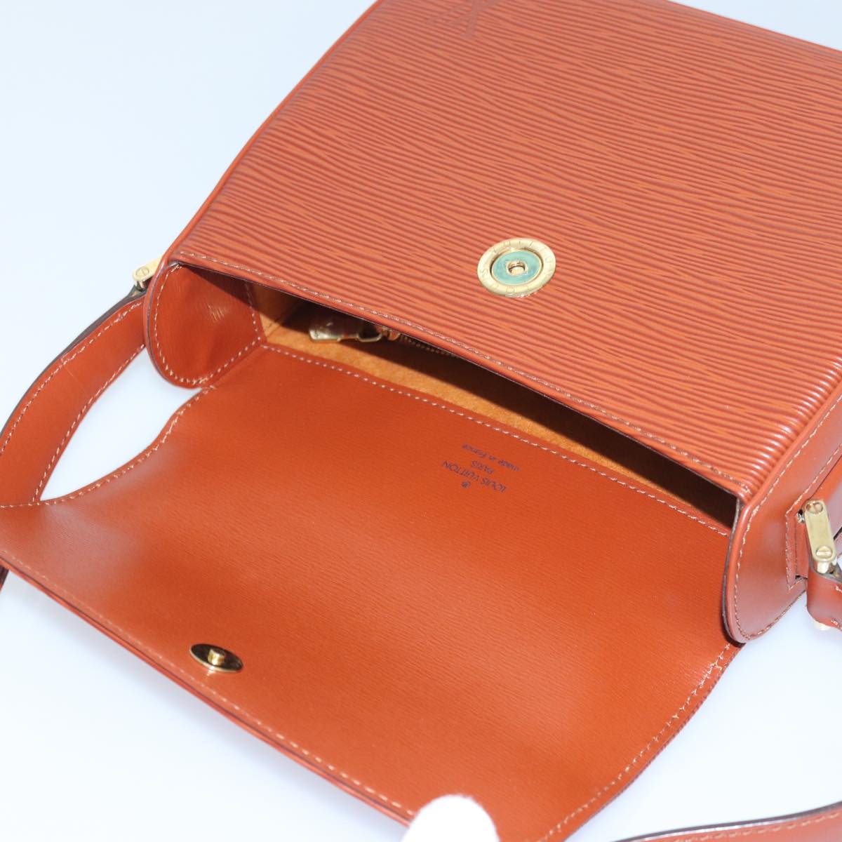 Louis Vuitton buci
