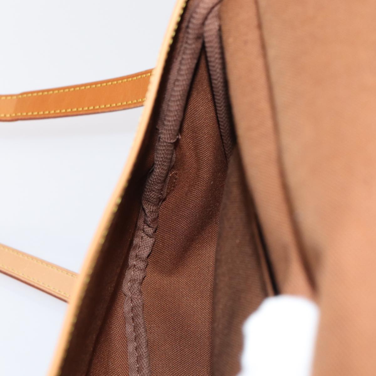 Louis Vuitton Saumur