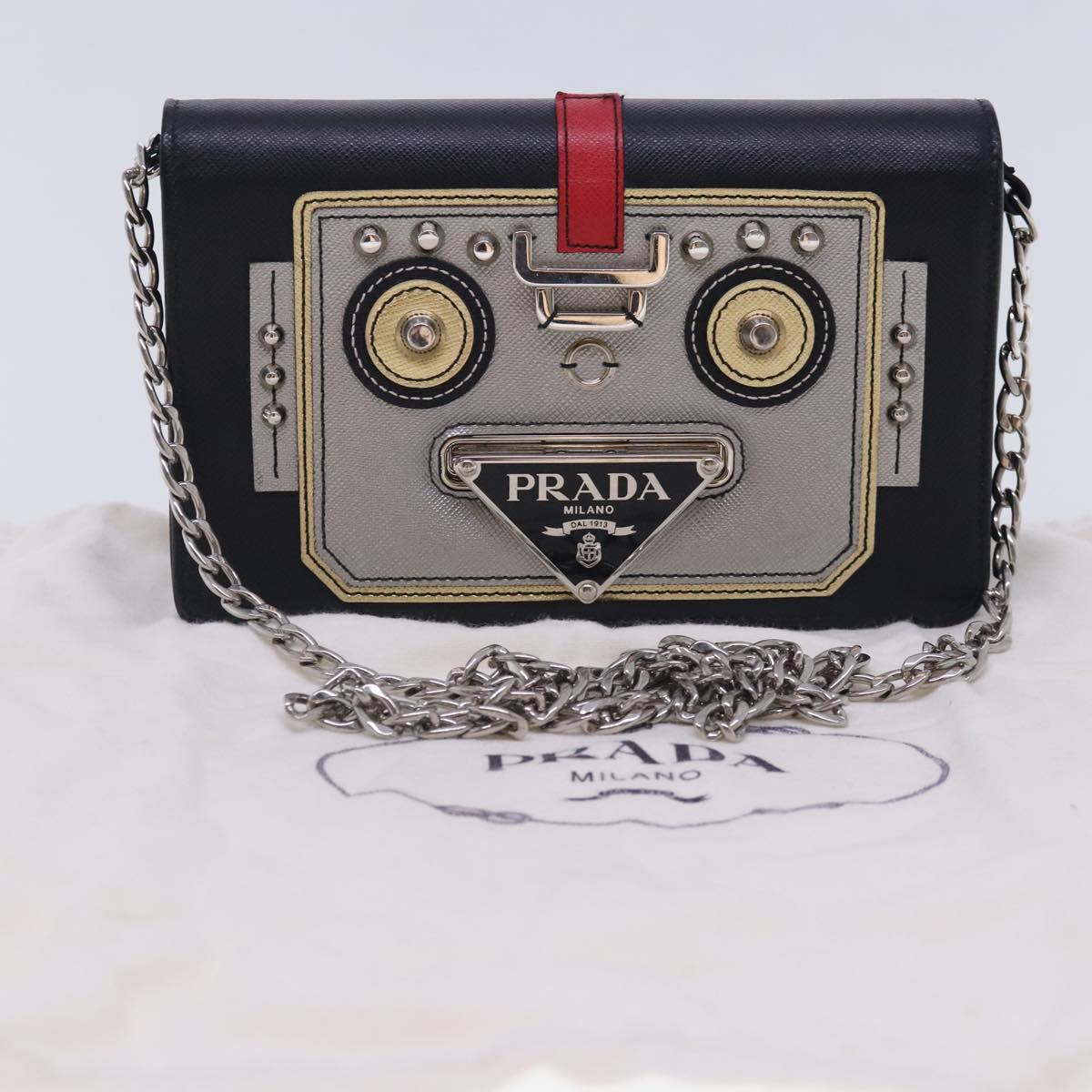 Prada Robot