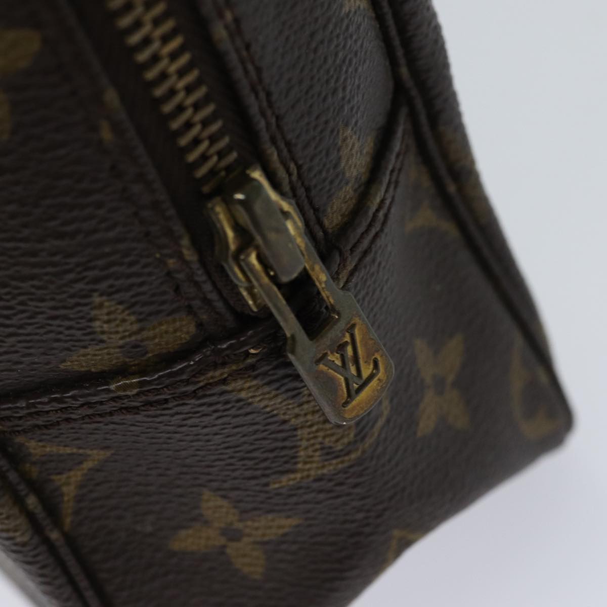 Louis Vuitton Trousse Toilette 28
