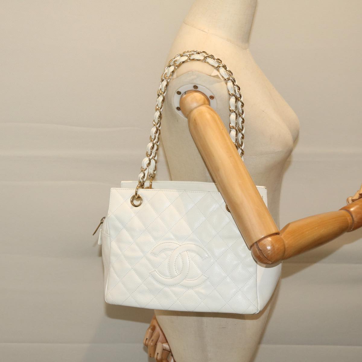 Chanel Shopping