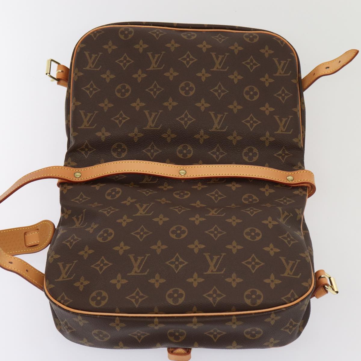 Louis Vuitton Saumur