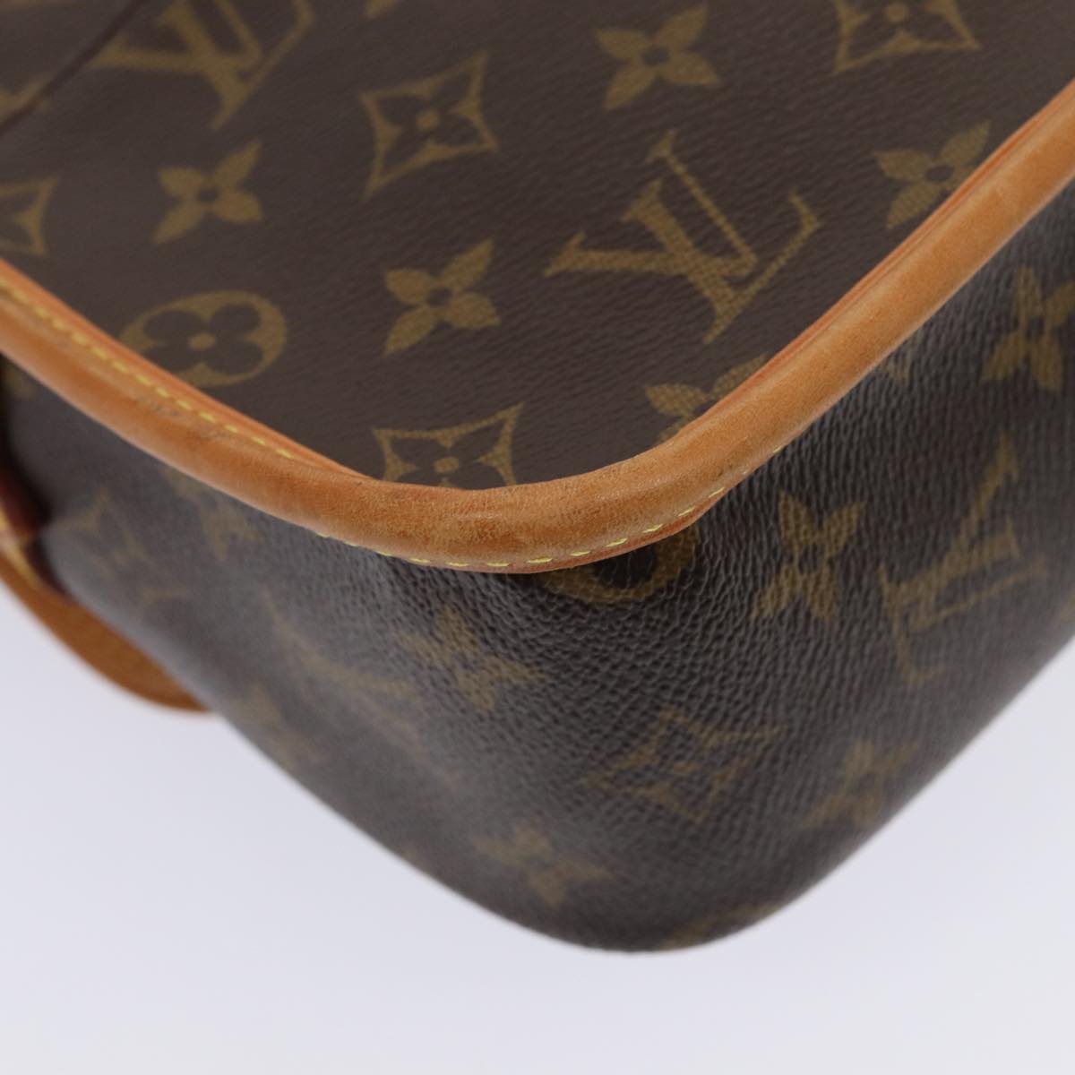 Louis Vuitton Sologne