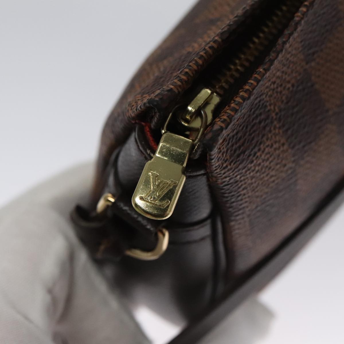 Louis Vuitton TROUSSE A MAQUILLAGE BRUSH