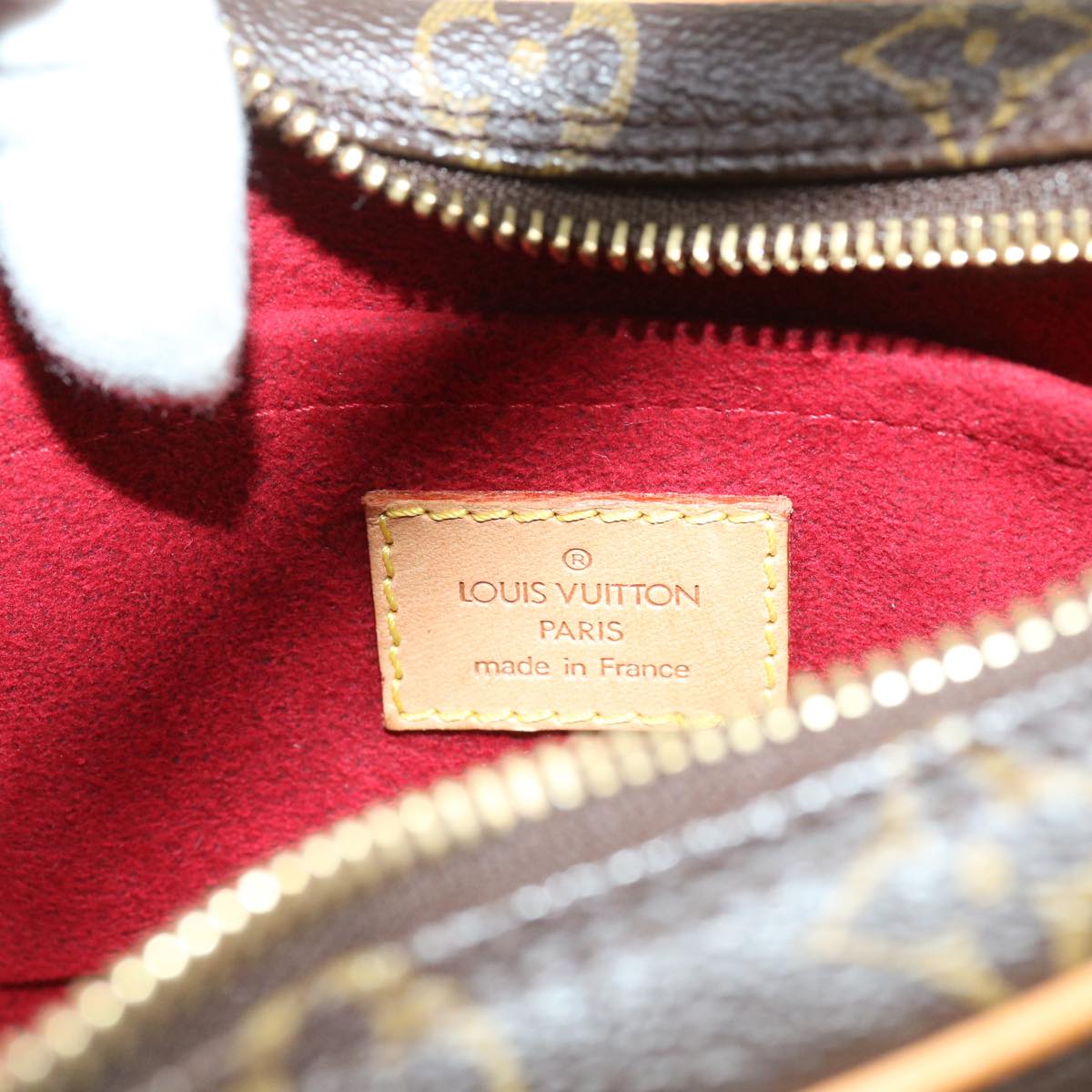 Louis Vuitton Croissant
