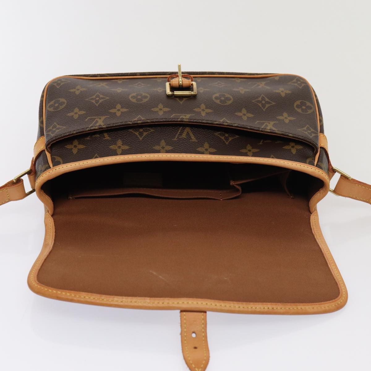 Louis Vuitton Sologne