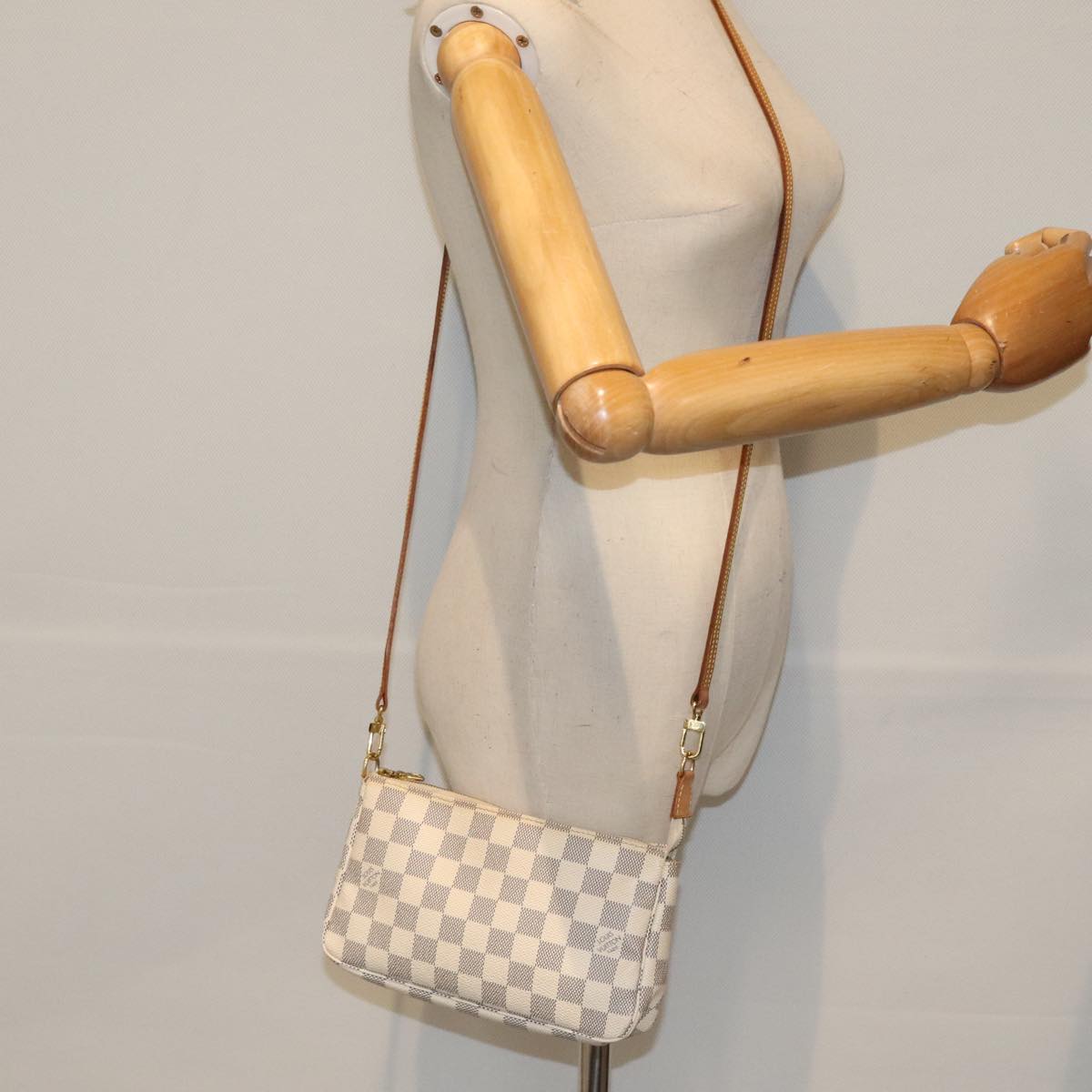 Louis Vuitton Pochette Accessoire