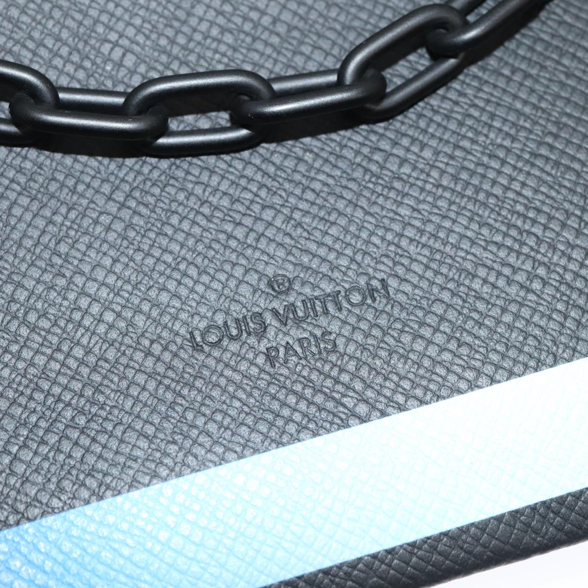 Louis Vuitton Pochette A4