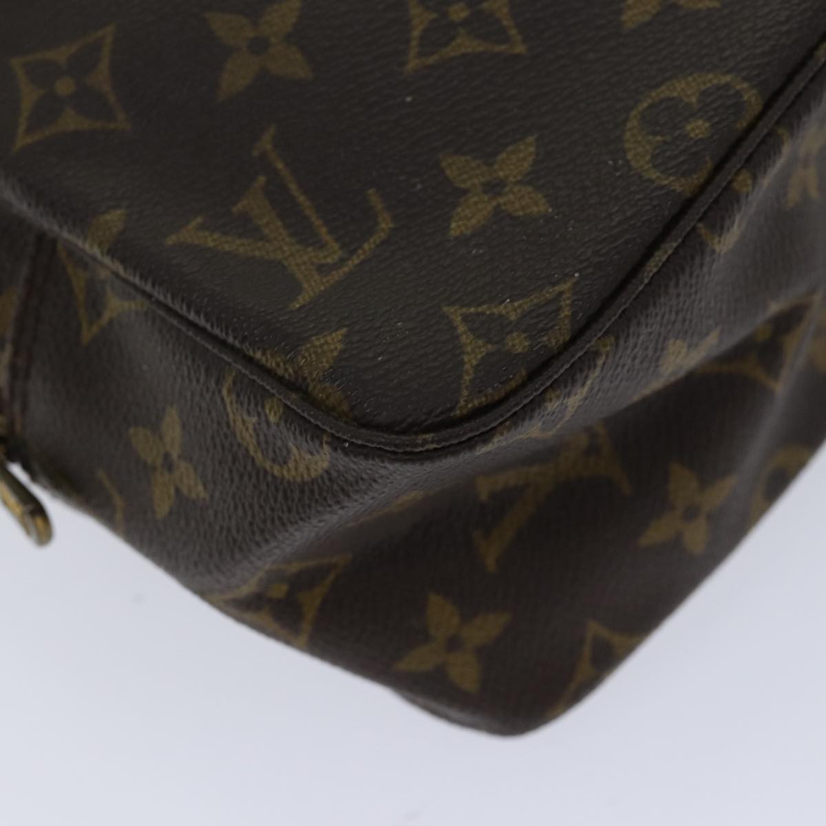 Louis Vuitton Trousse Toilette 28