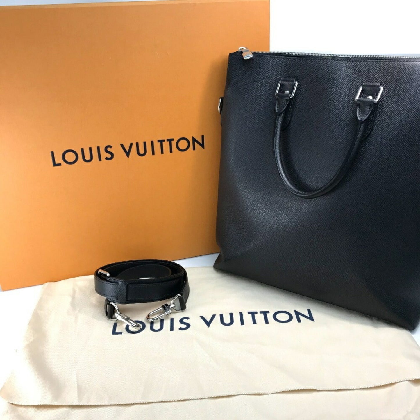 Louis Vuitton Anton