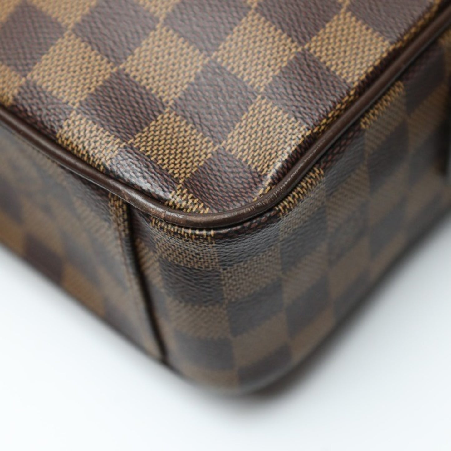 Louis Vuitton Shelton