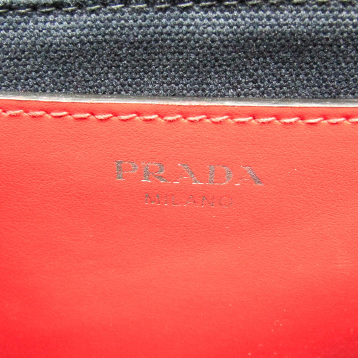 Prada Canapa
