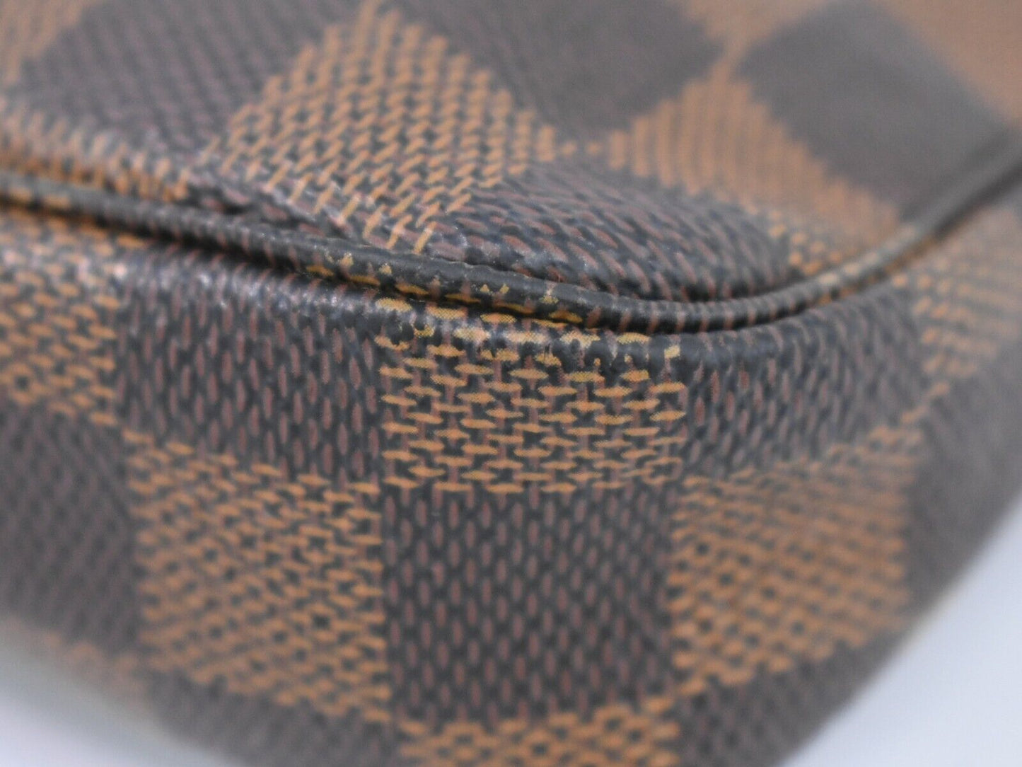 Louis Vuitton Pochette accessoires