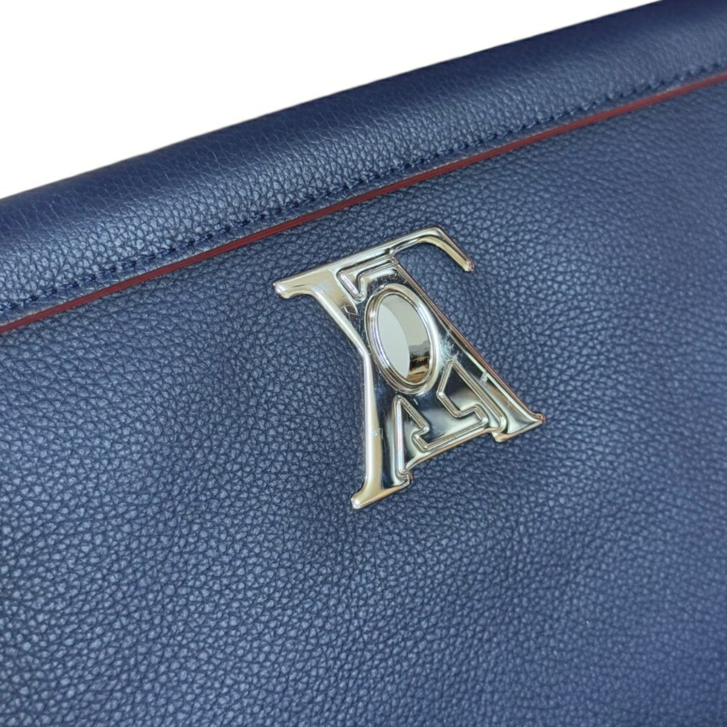 Louis Vuitton LockMe II BB