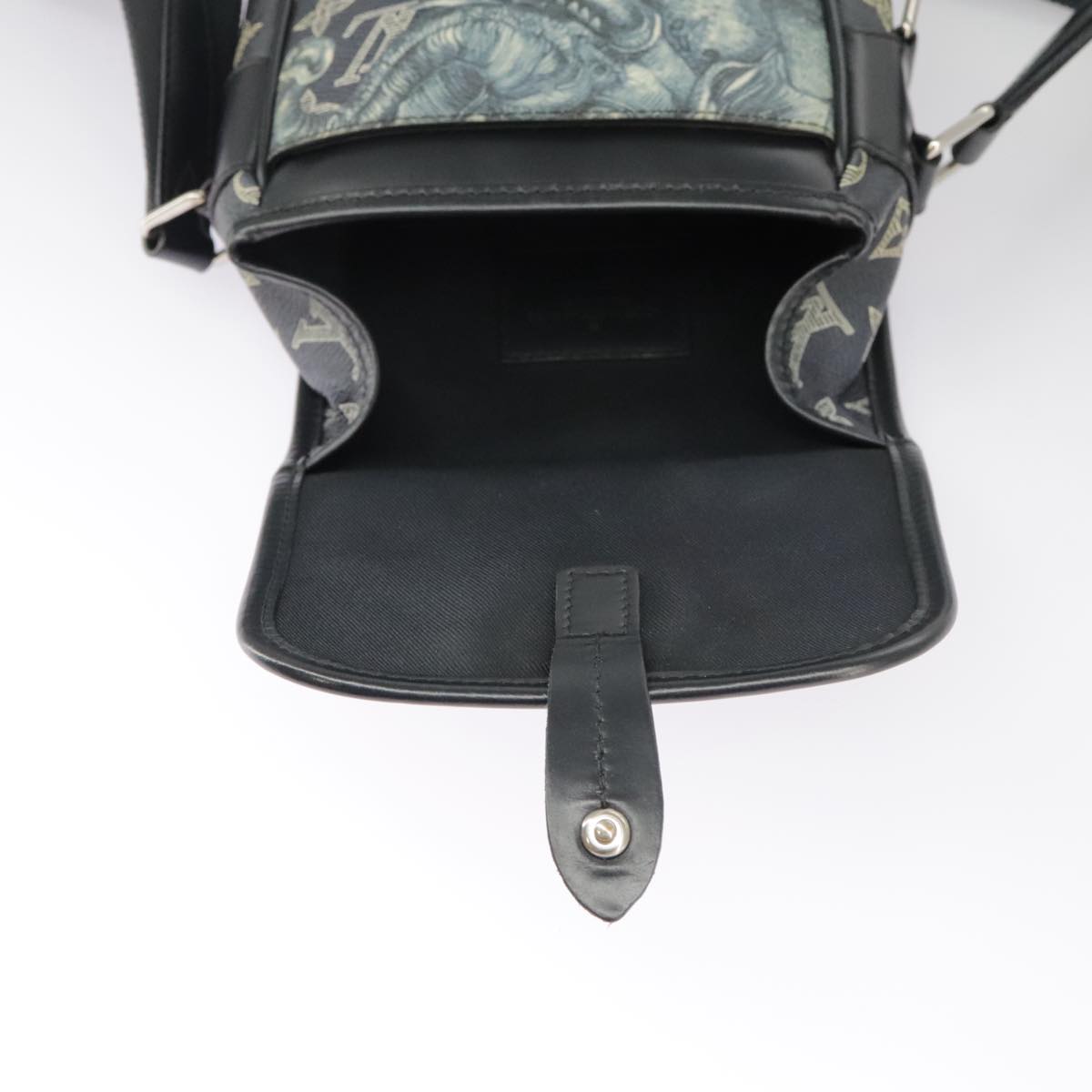 Louis Vuitton Messenger