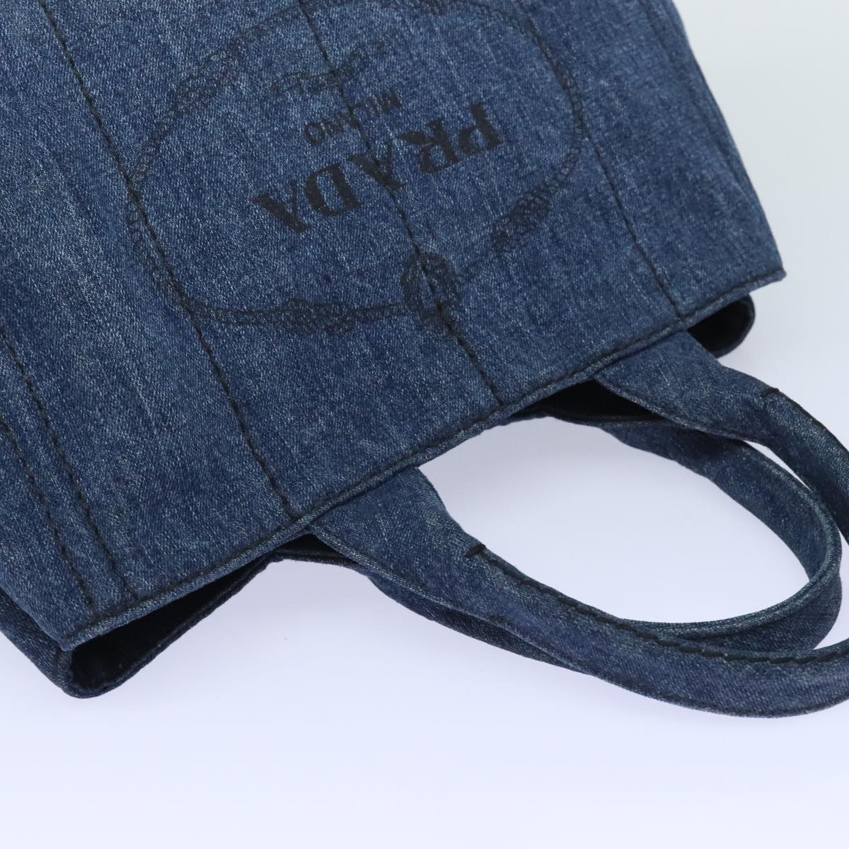 Prada Canapa