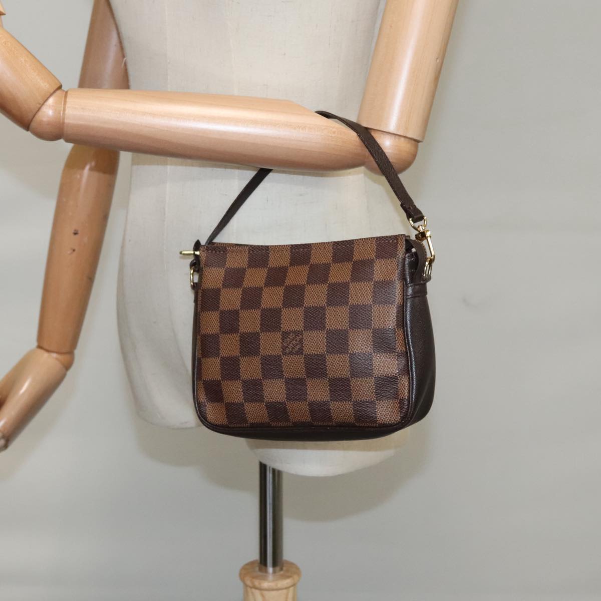 Louis Vuitton TROUSSE A MAQUILLAGE BRUSH