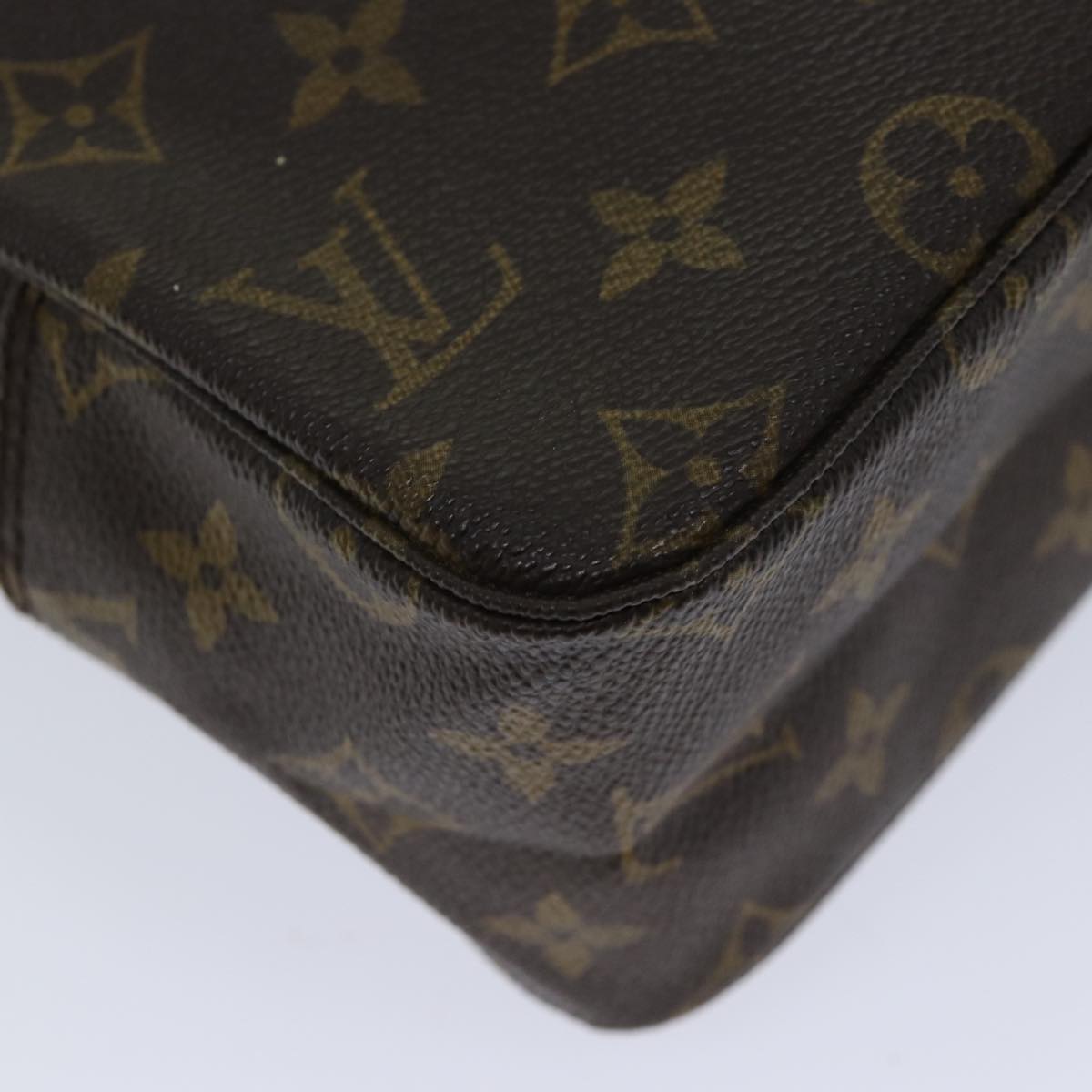 Louis Vuitton Trousse Toilette 28