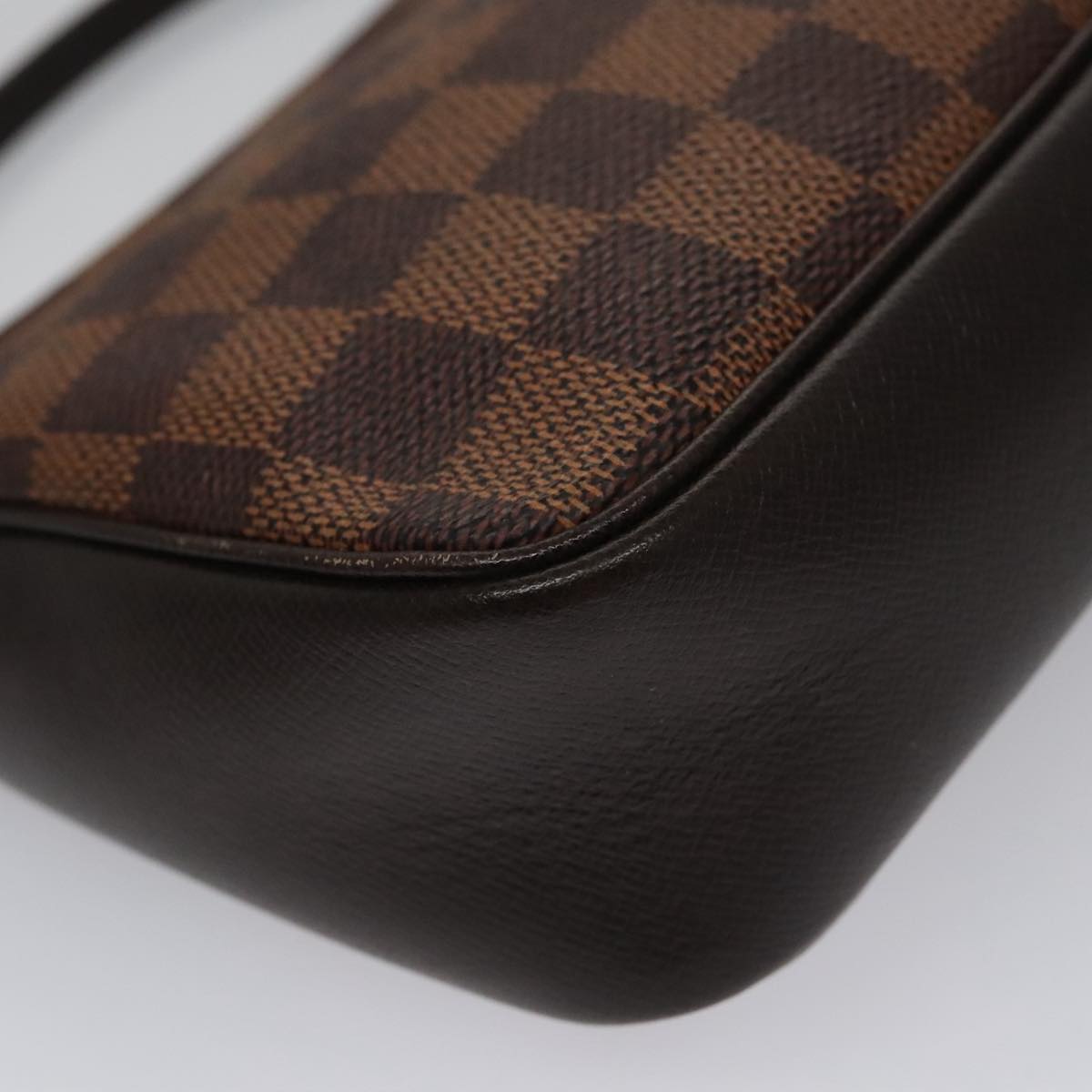 Louis Vuitton TROUSSE A MAQUILLAGE BRUSH